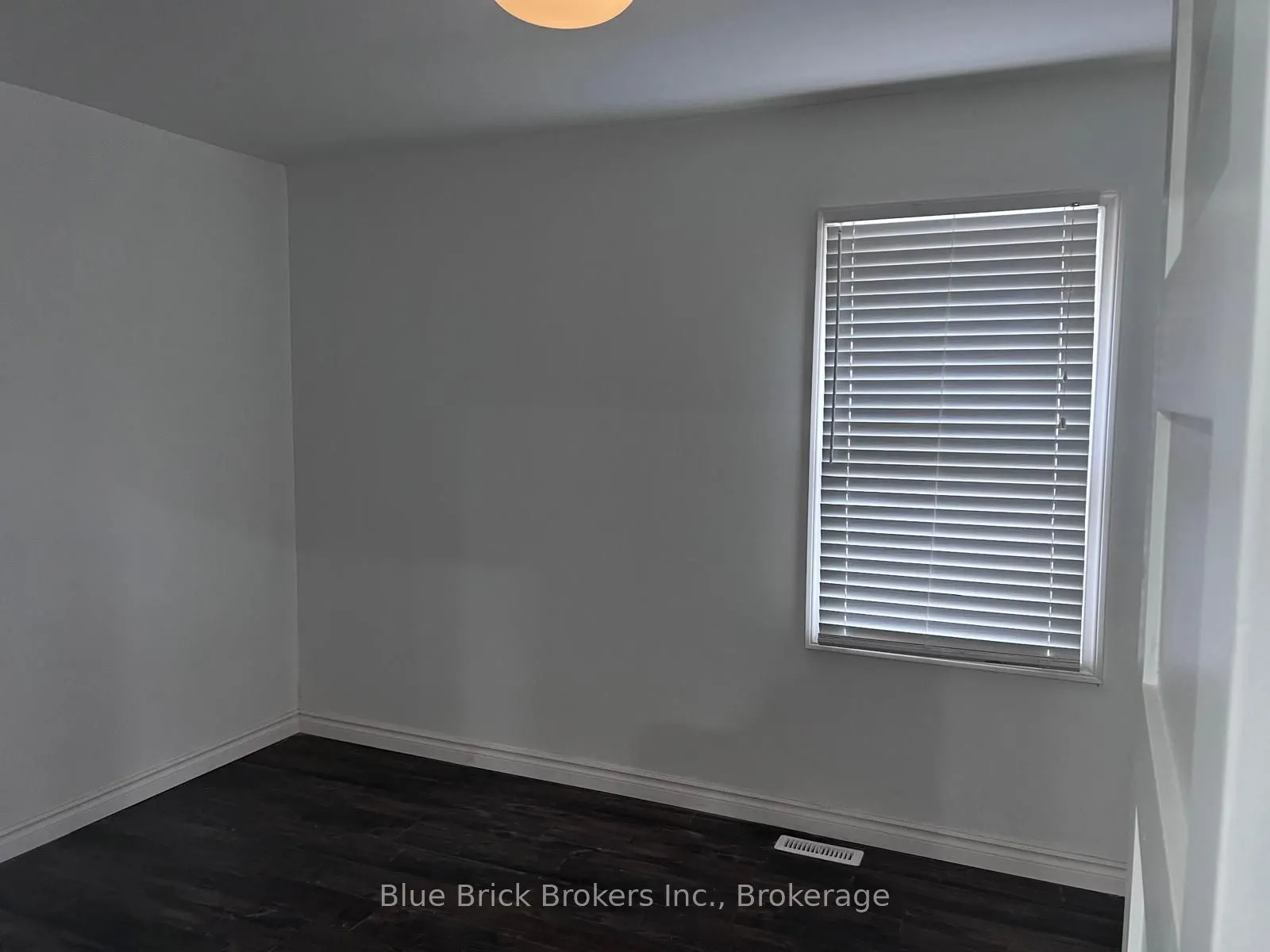 5171 Mcglashan Crescent, #Upper Level