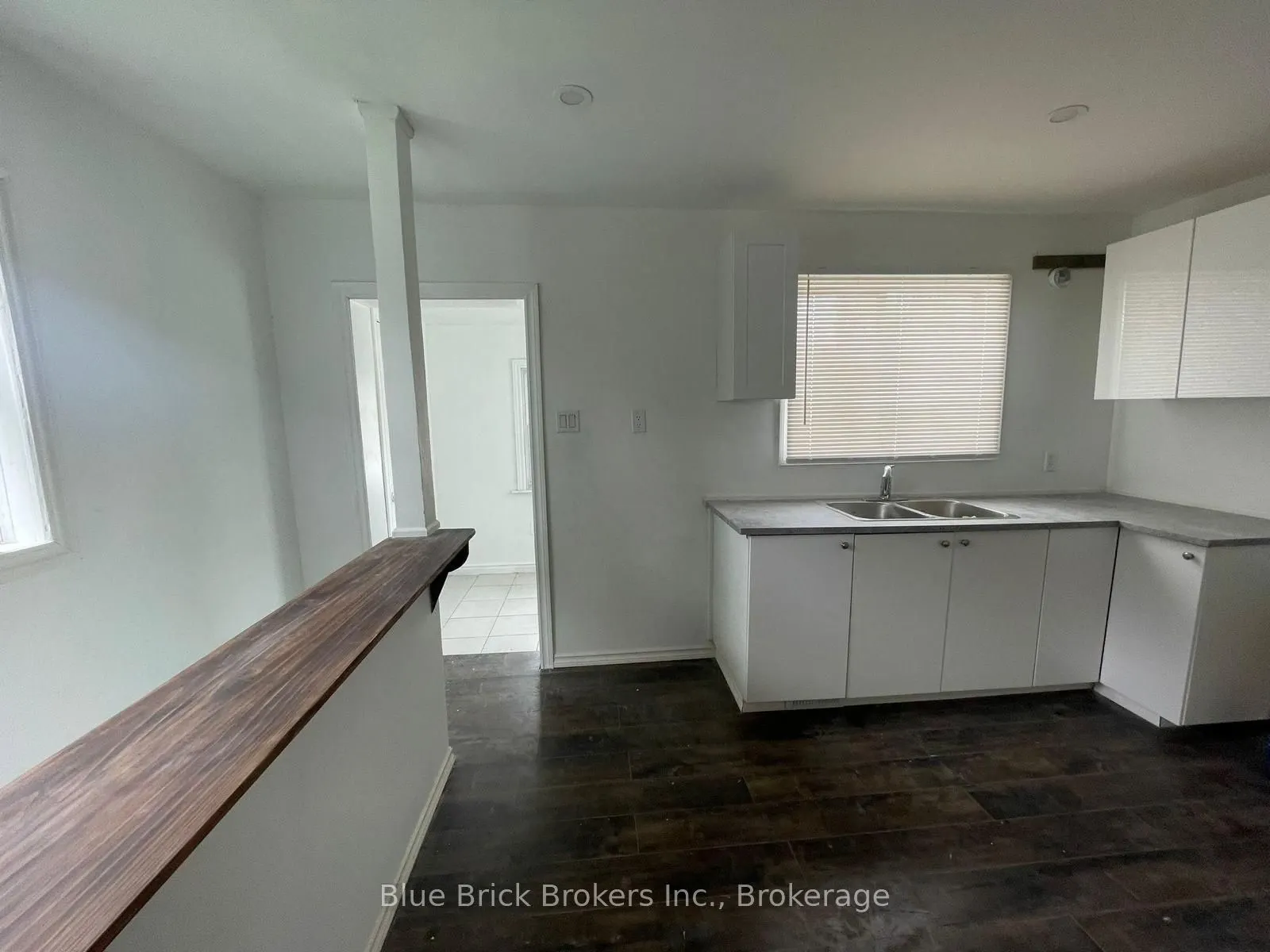 5171 Mcglashan Crescent, #Upper Level