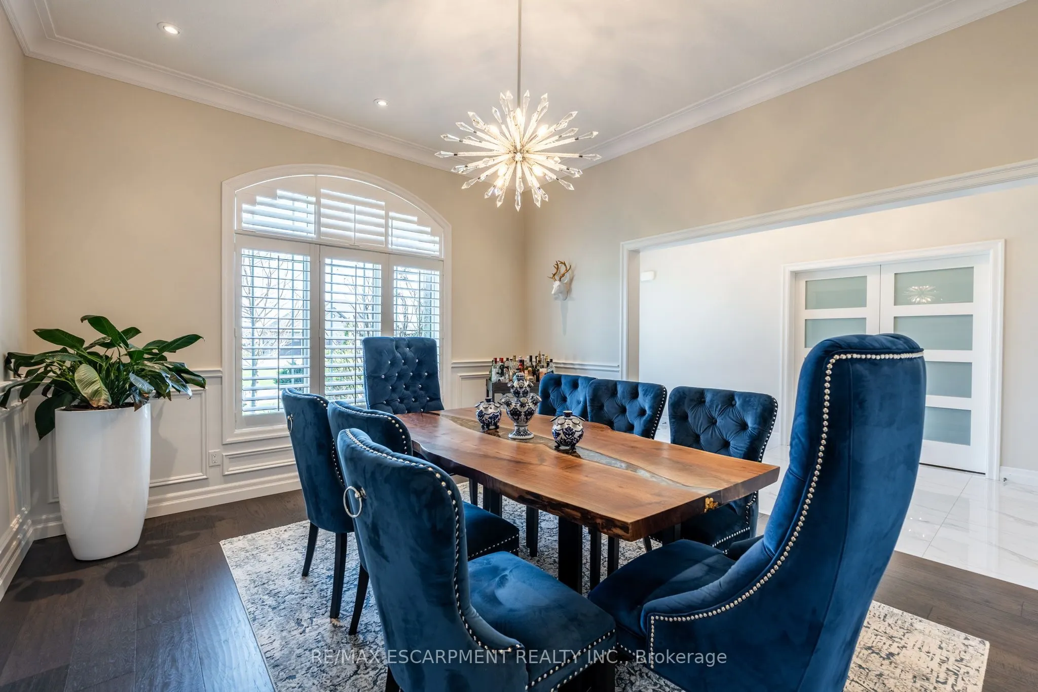 10 Harper Boulevard
