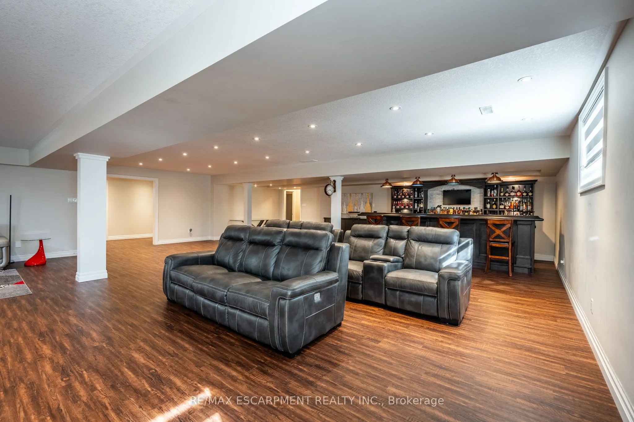 10 Harper Boulevard