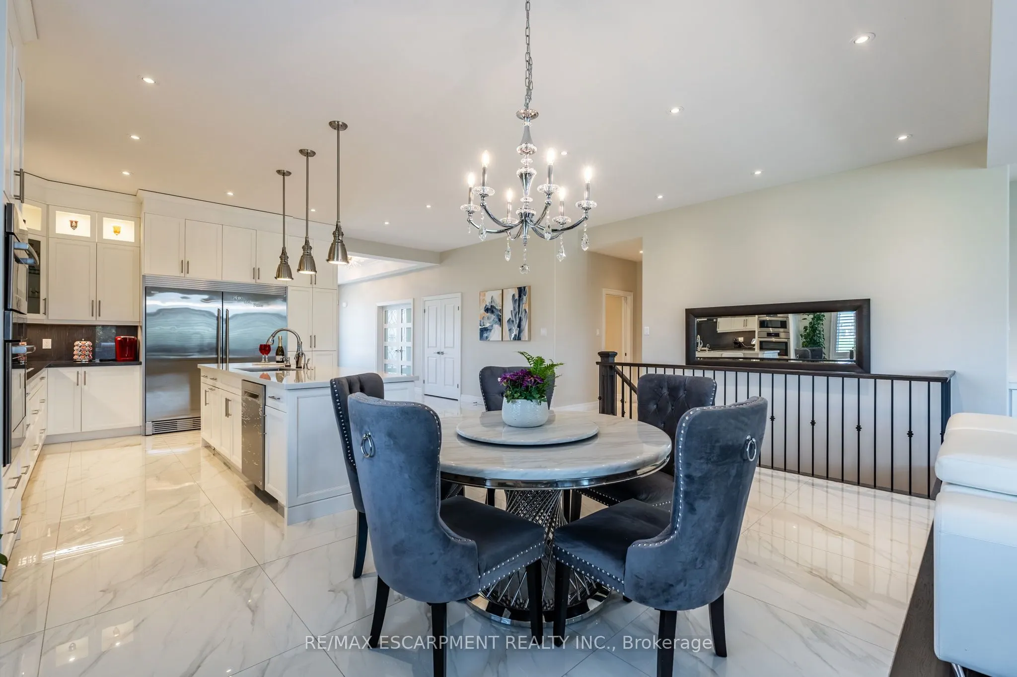 10 Harper Boulevard