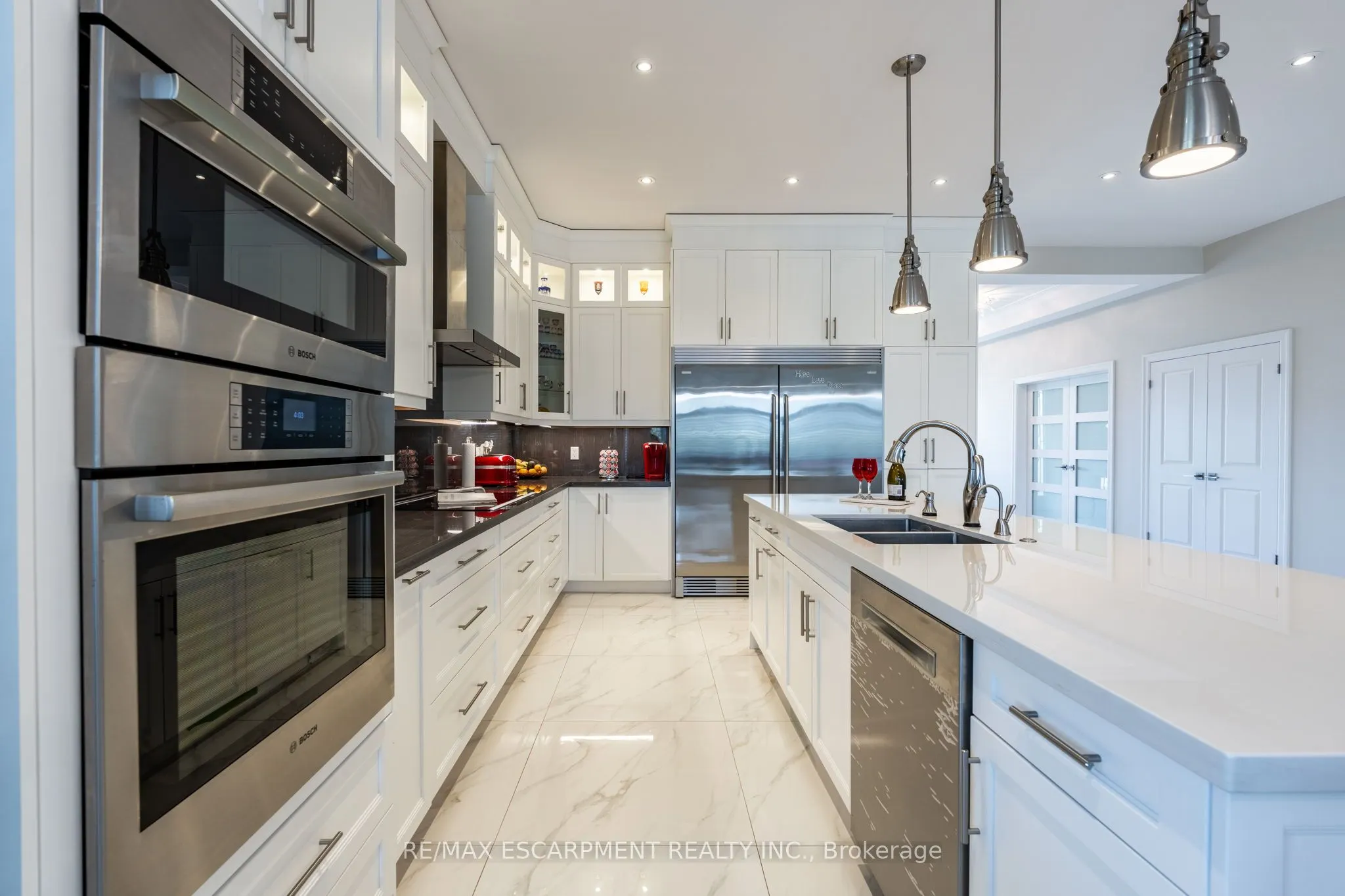 10 Harper Boulevard