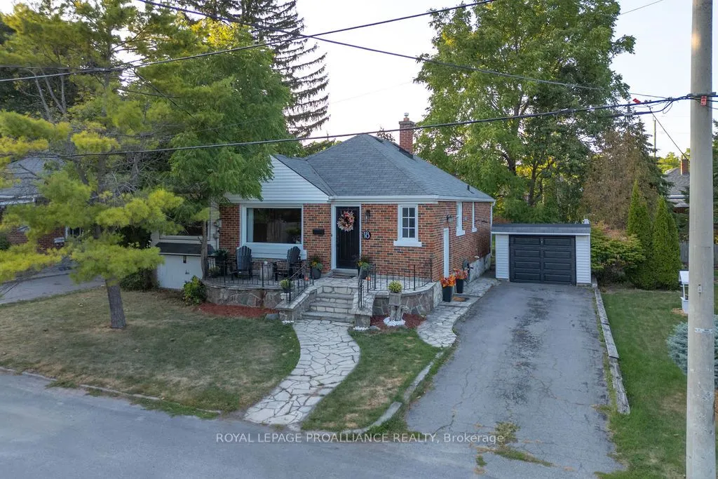 18 Reynolds Crescent
