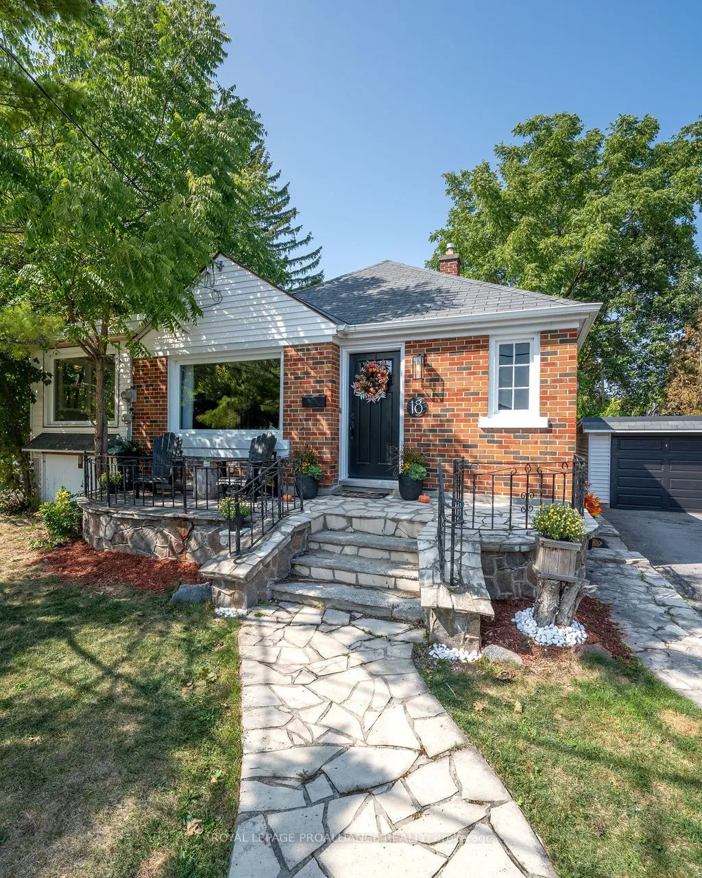 18 Reynolds Crescent