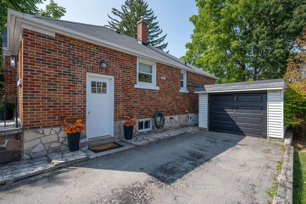 18 Reynolds Crescent