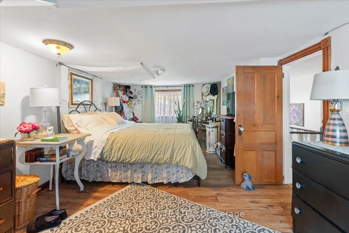 7763 Loyalist Parkway