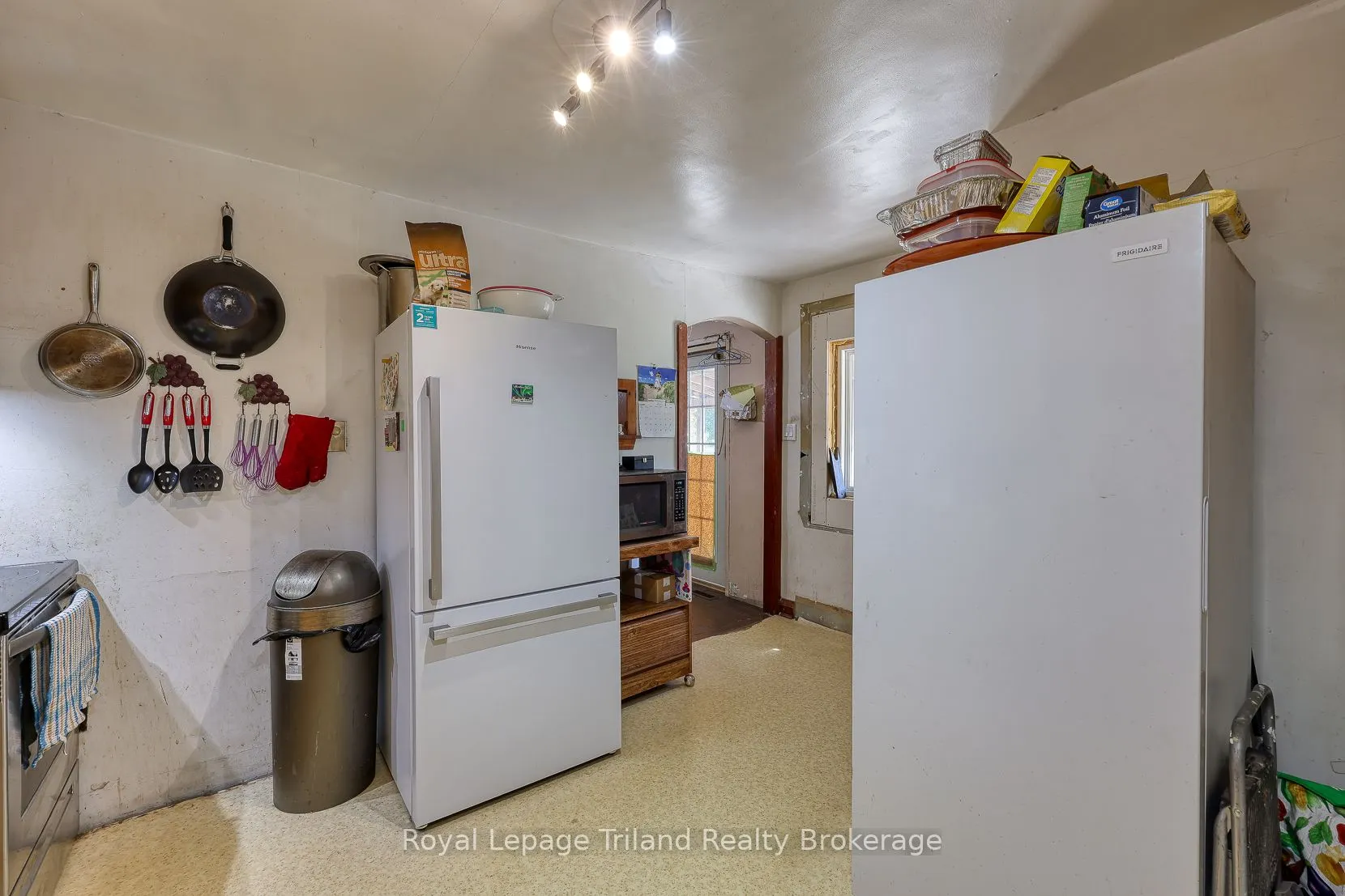 32 Baird Street N