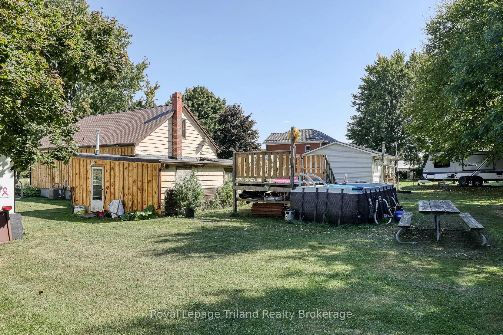 32 Baird Street N