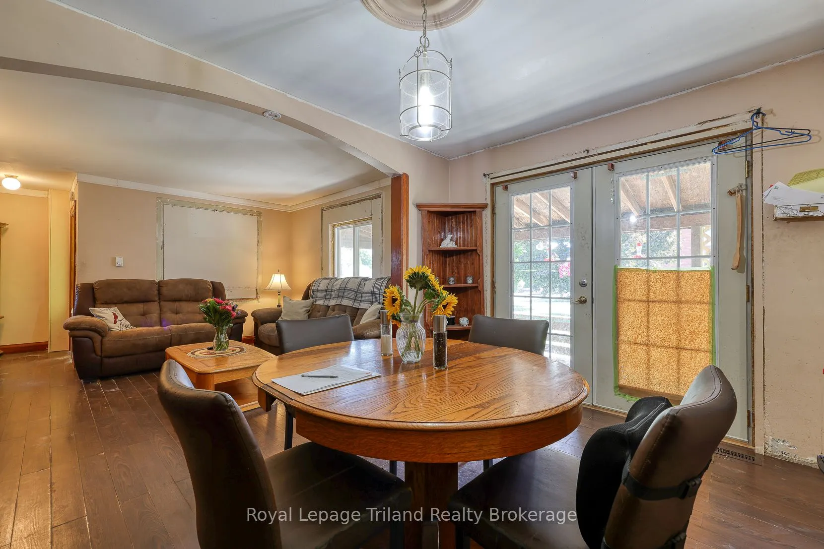 32 Baird Street N