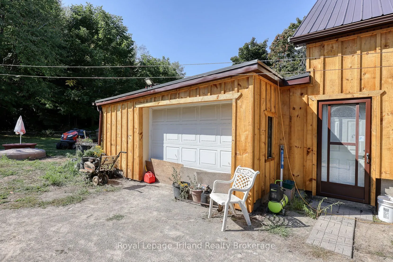 32 Baird Street N