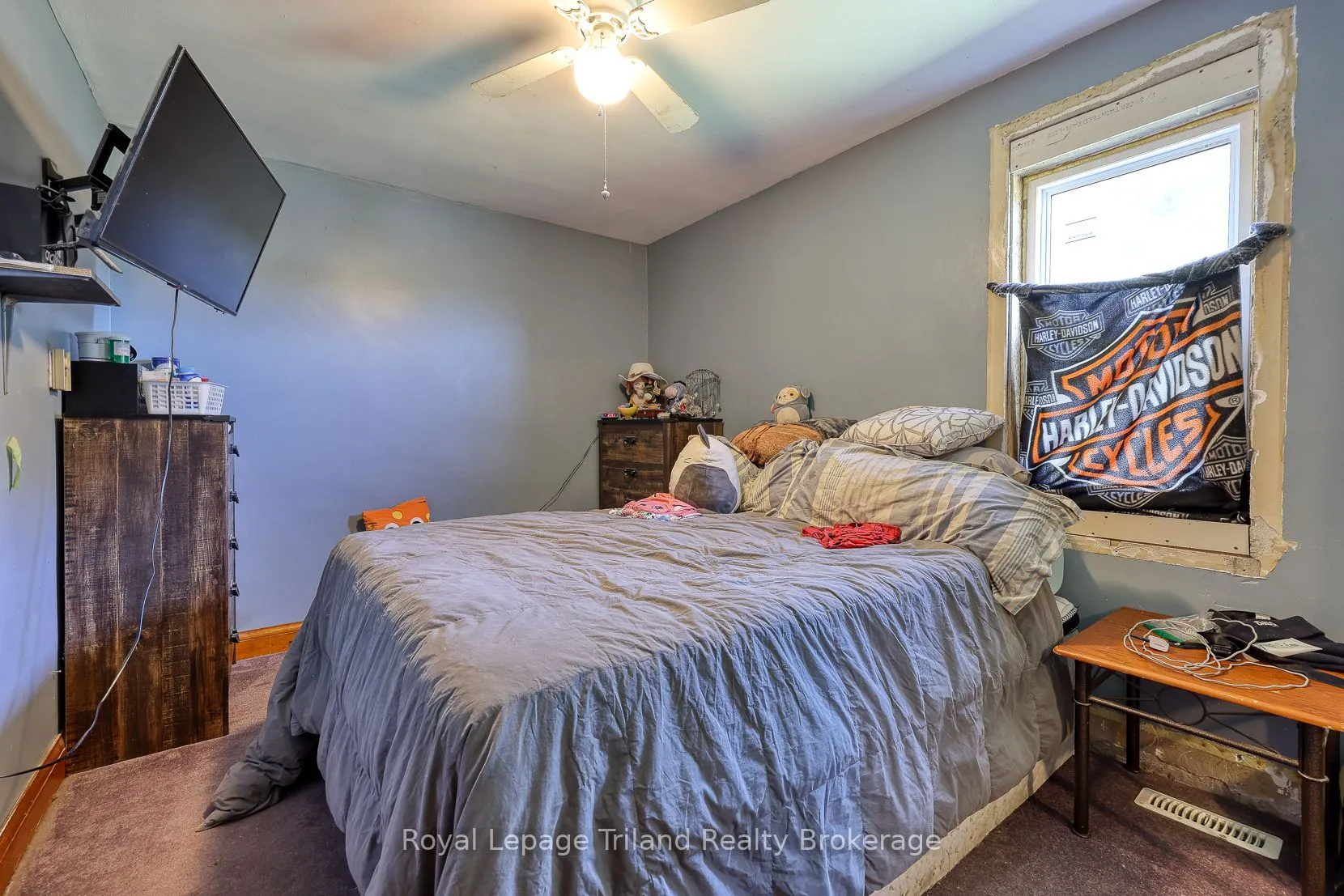 32 Baird Street N