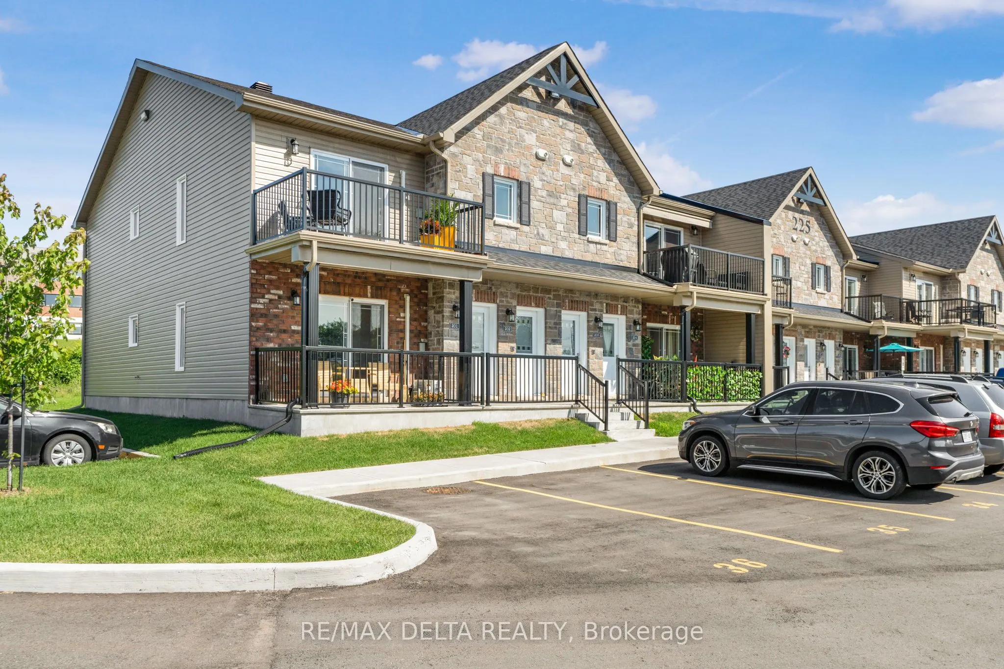 225 SPENCE Avenue, #202