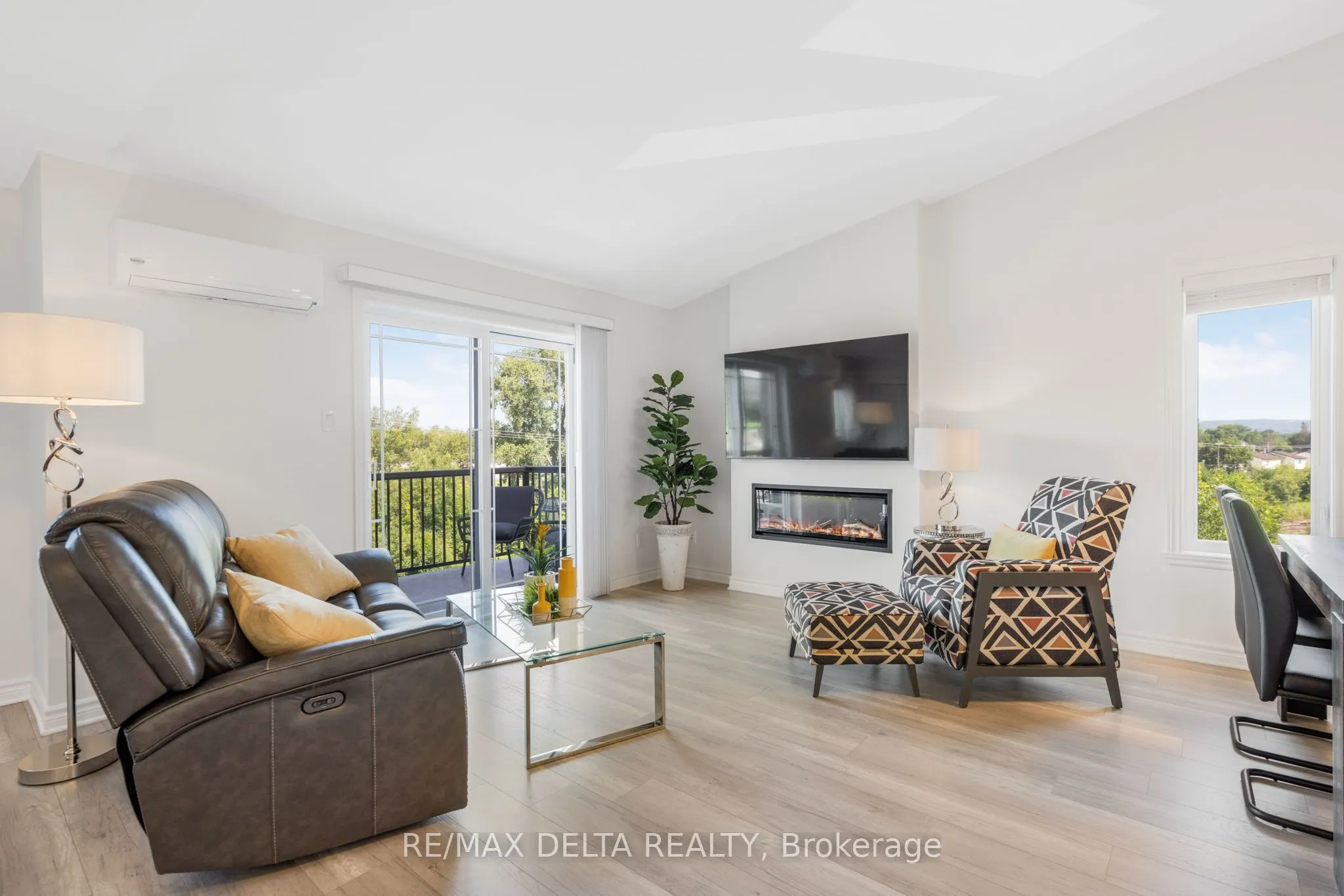 225 SPENCE Avenue, #202