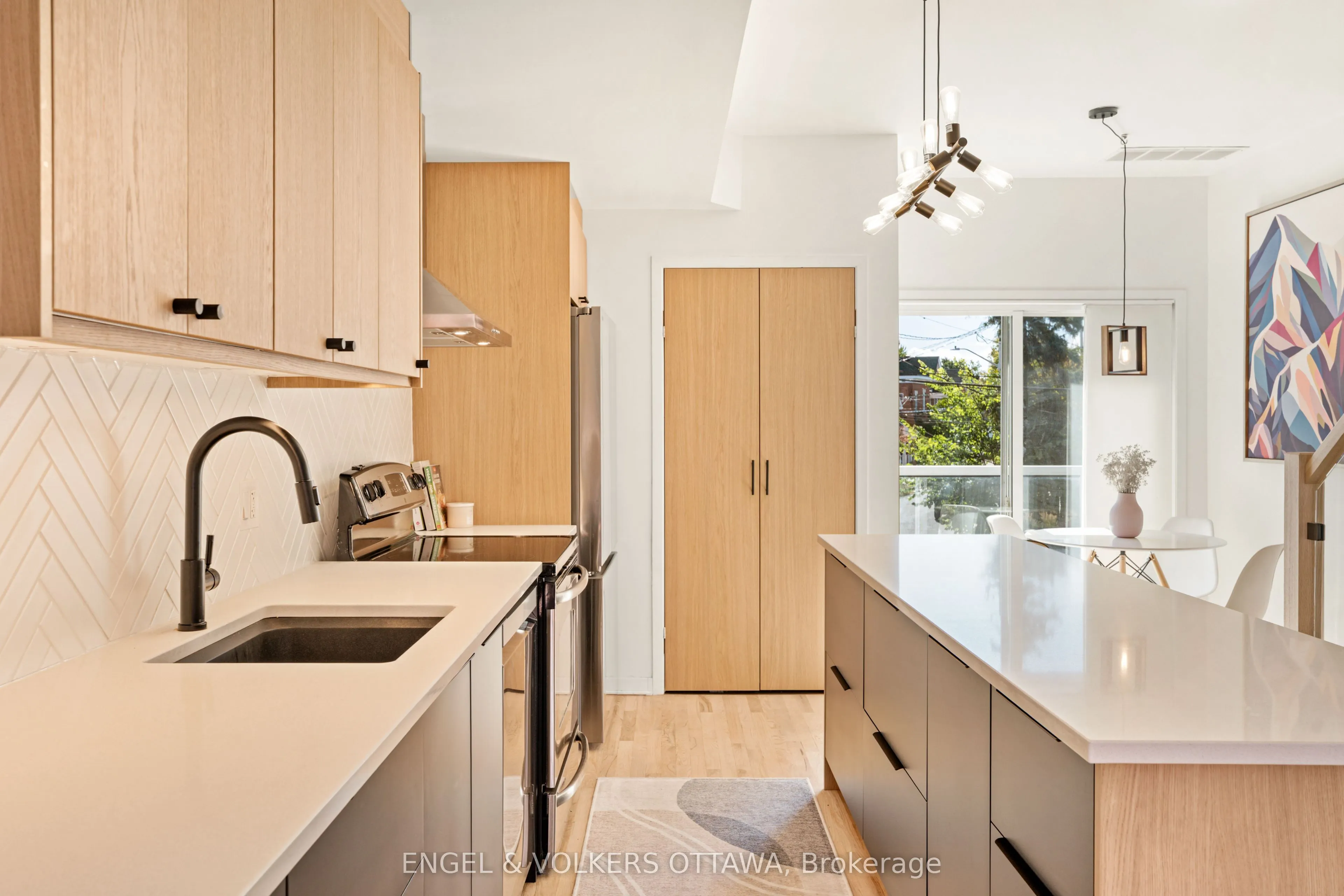 4 Sherbrooke Avenue, #2
