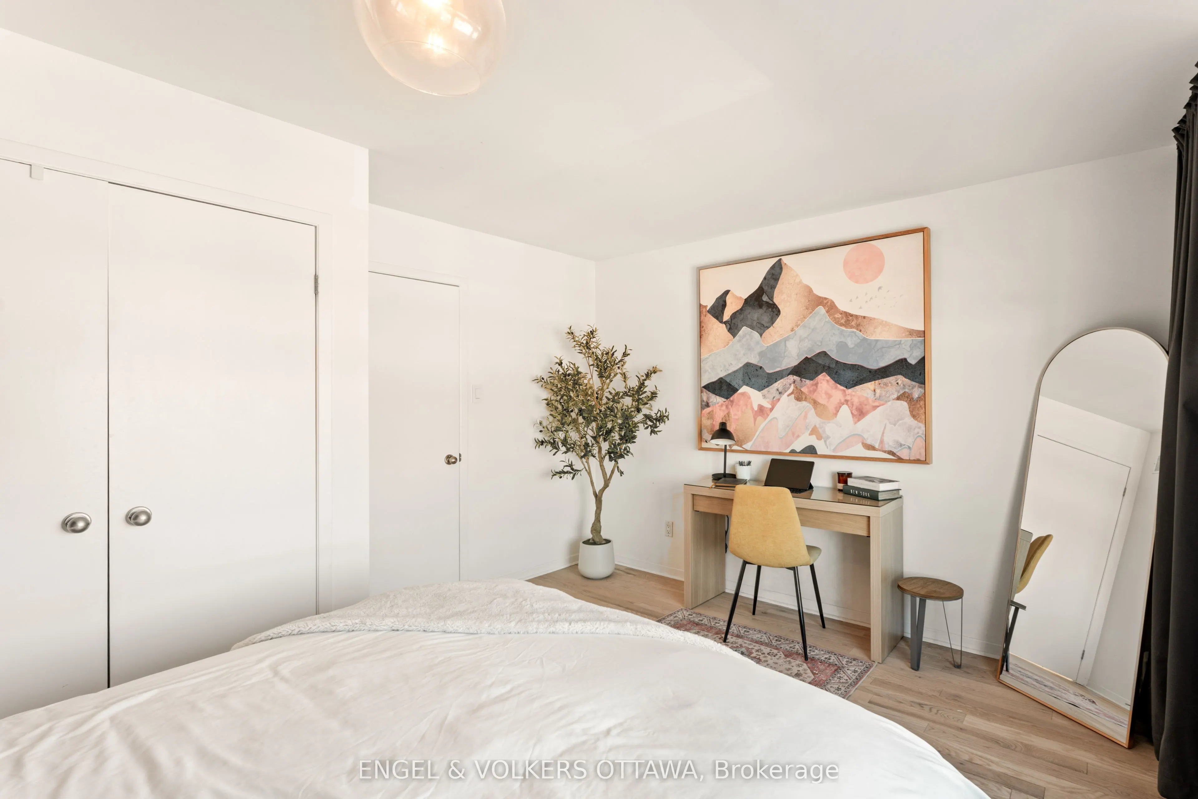 4 Sherbrooke Avenue, #2