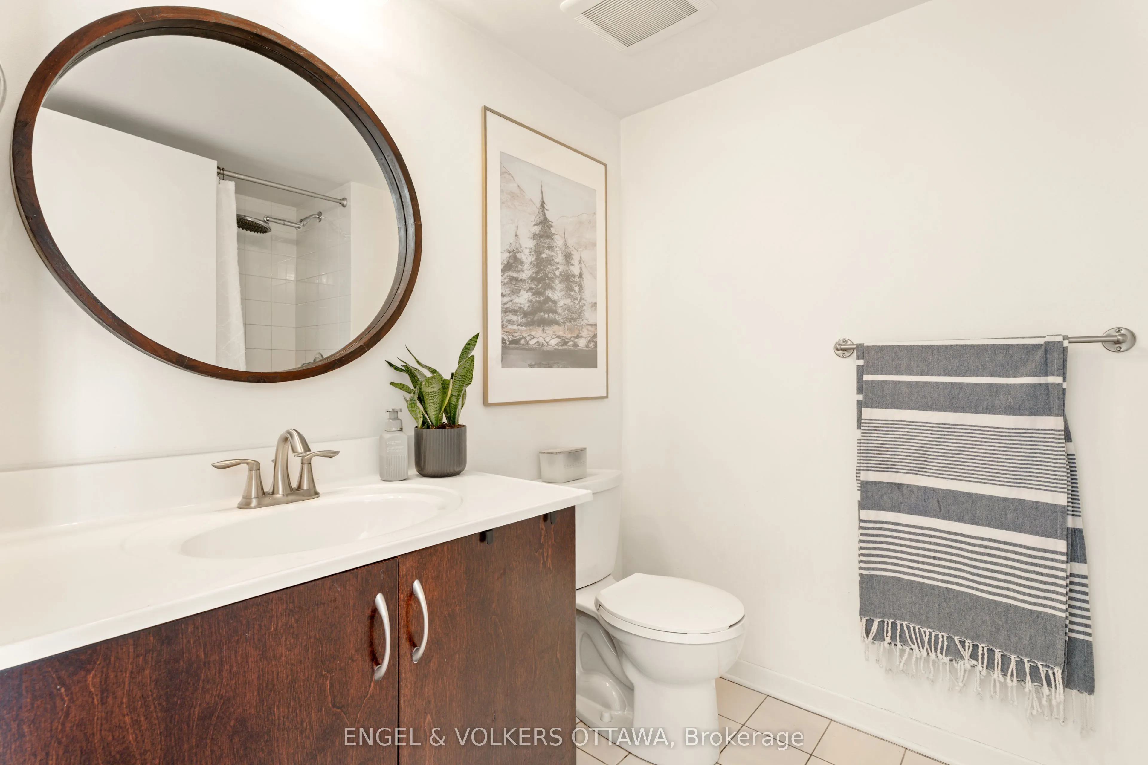 4 Sherbrooke Avenue, #2