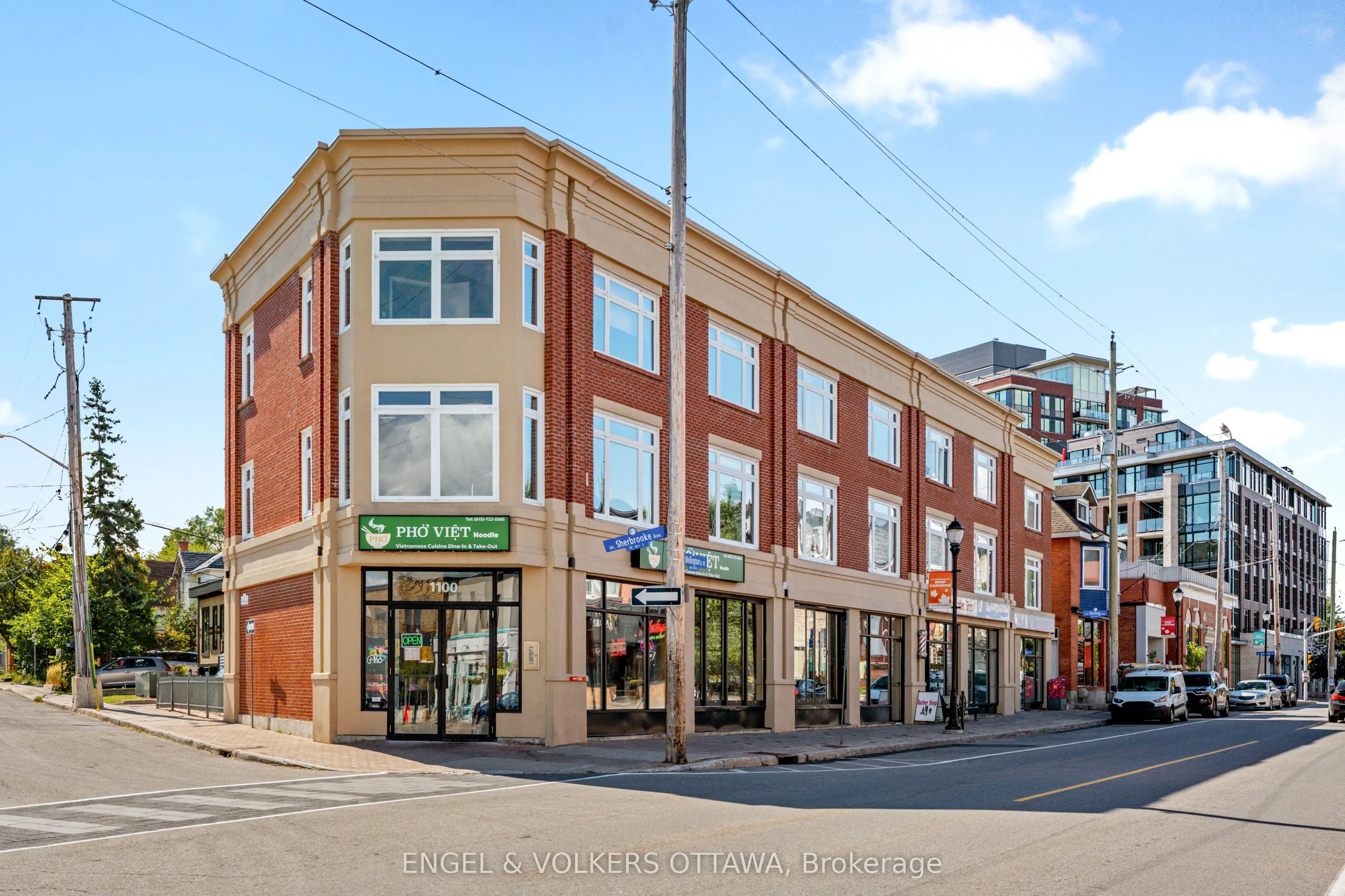 4 Sherbrooke Avenue, #2