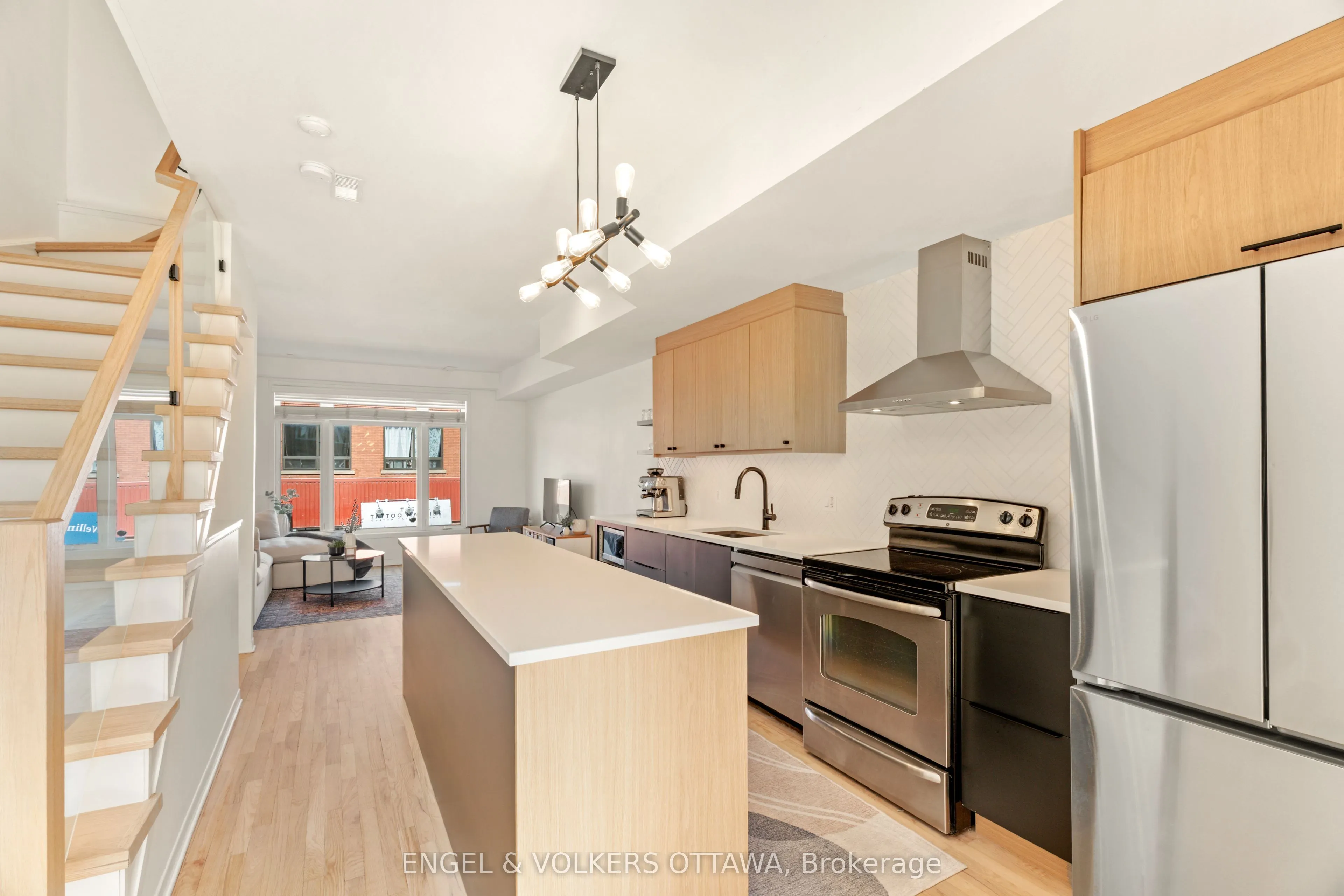 4 Sherbrooke Avenue, #2