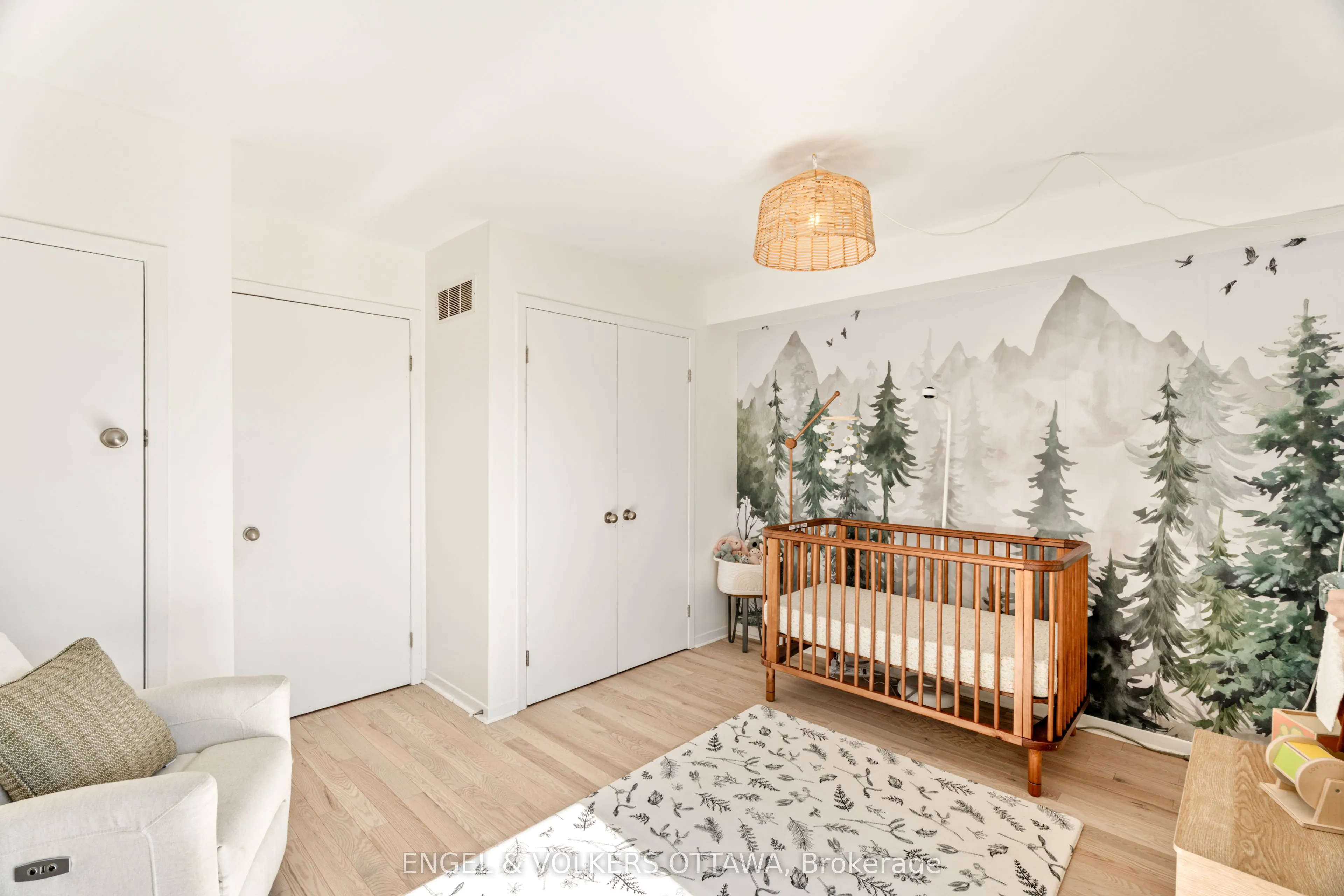 4 Sherbrooke Avenue, #2