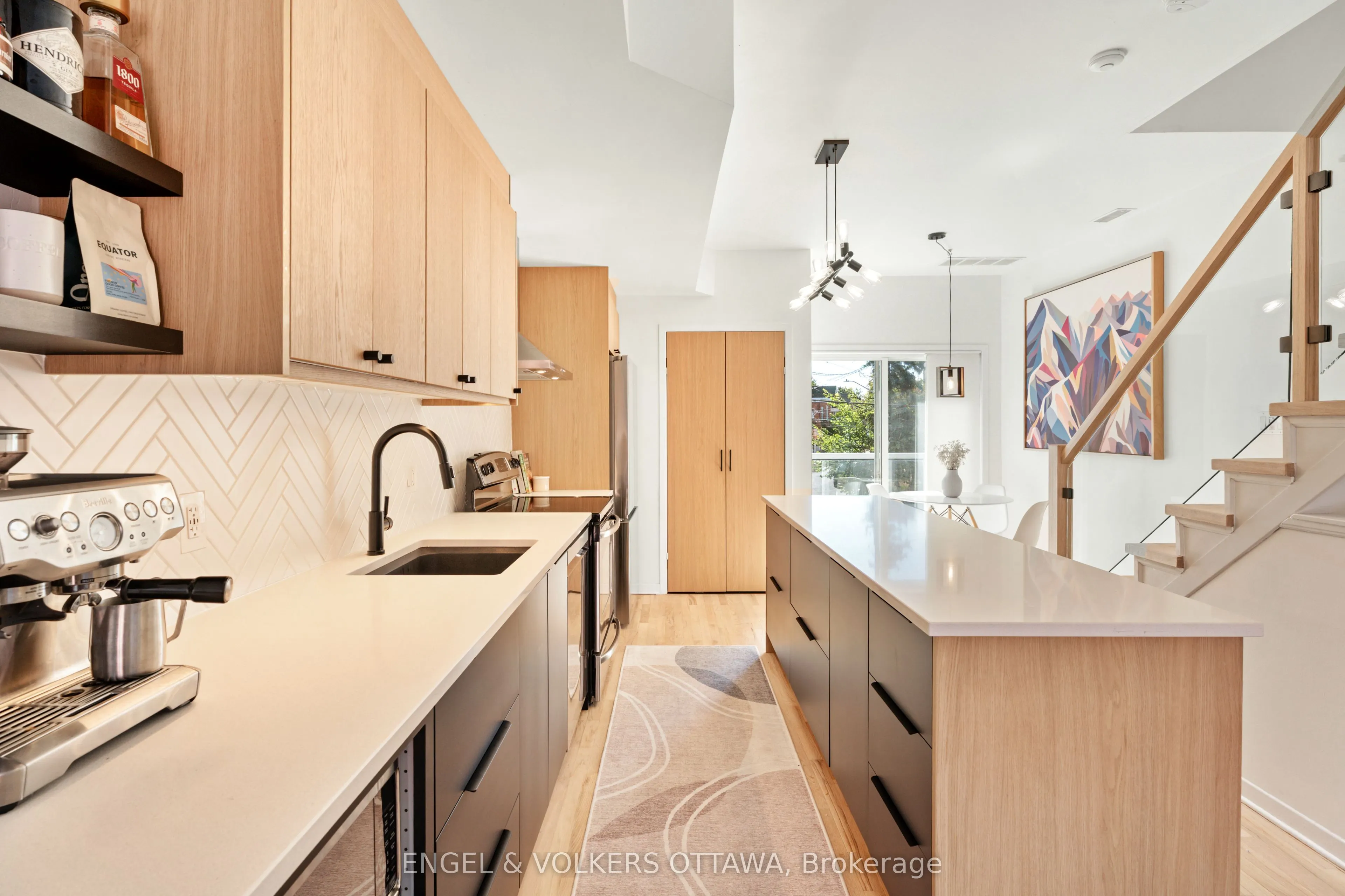 4 Sherbrooke Avenue, #2