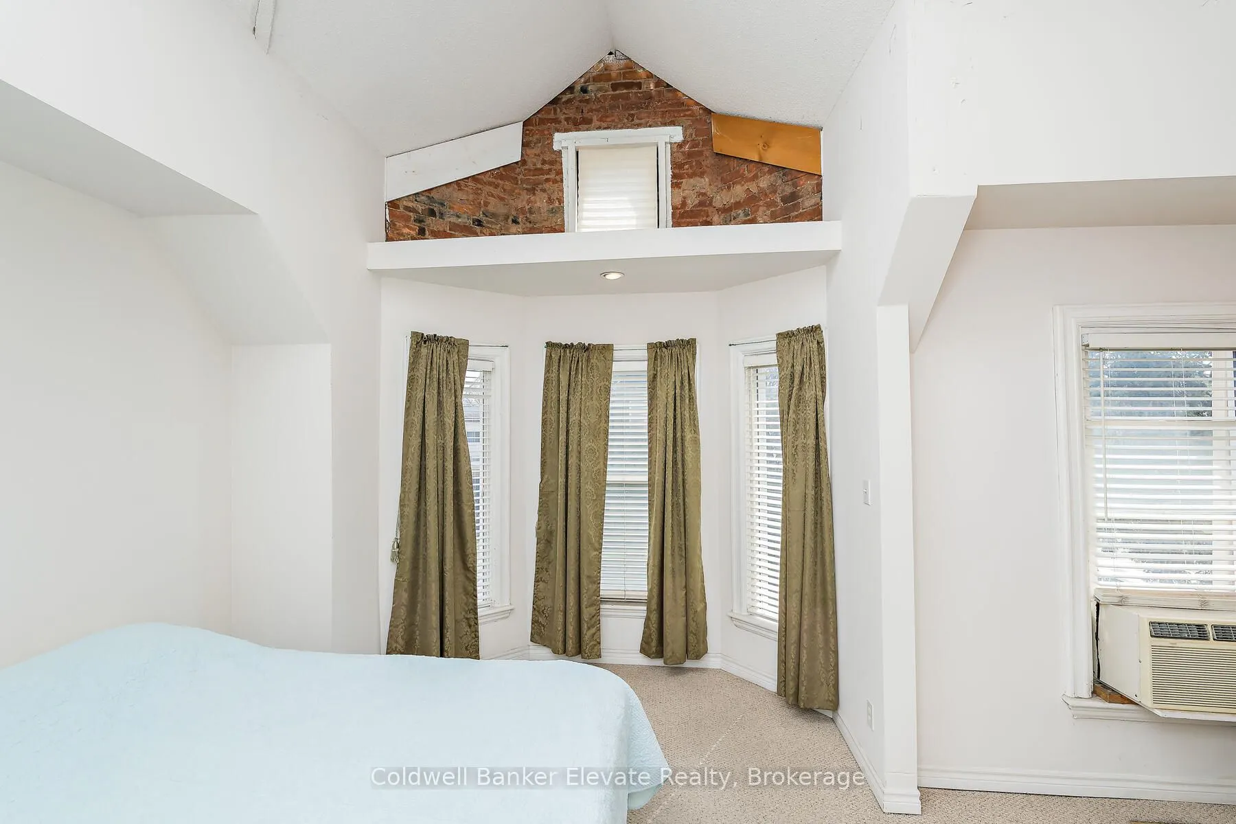 27 Tisdale Street N