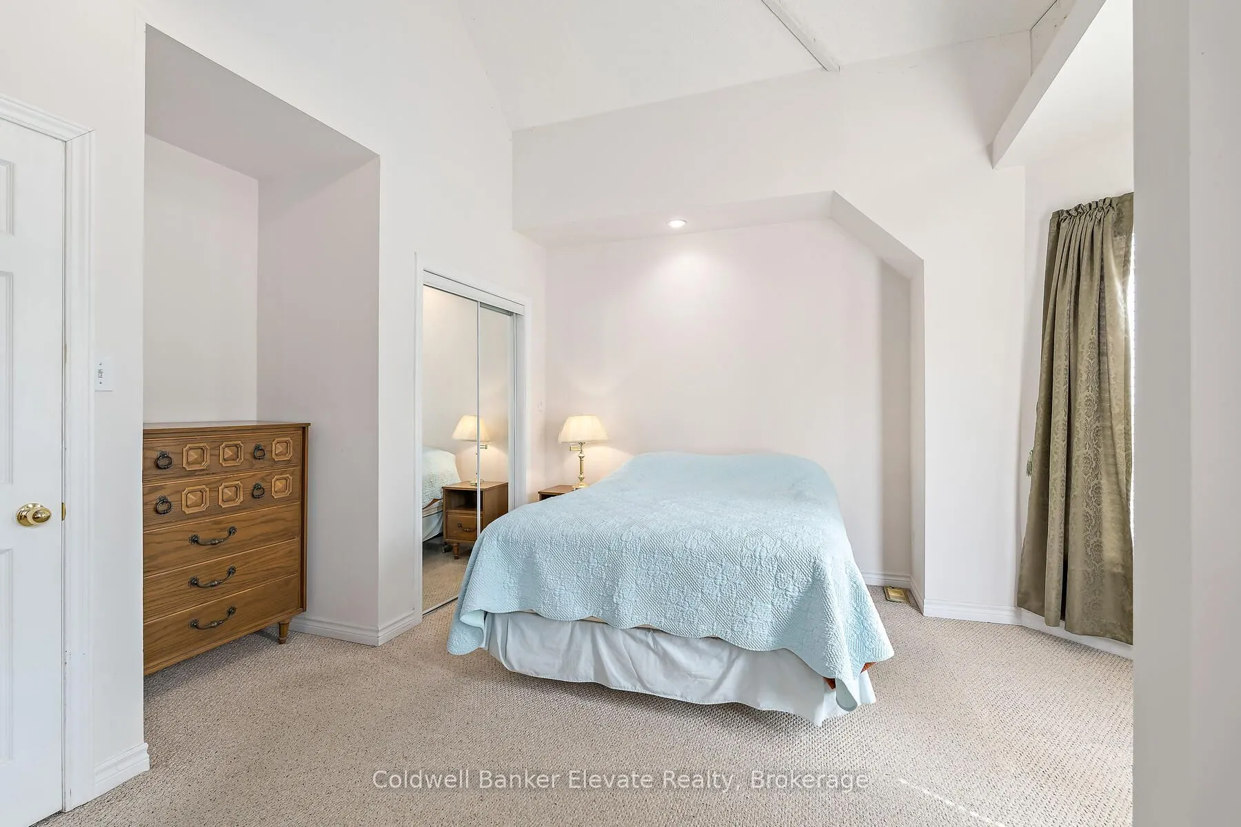 27 Tisdale Street N