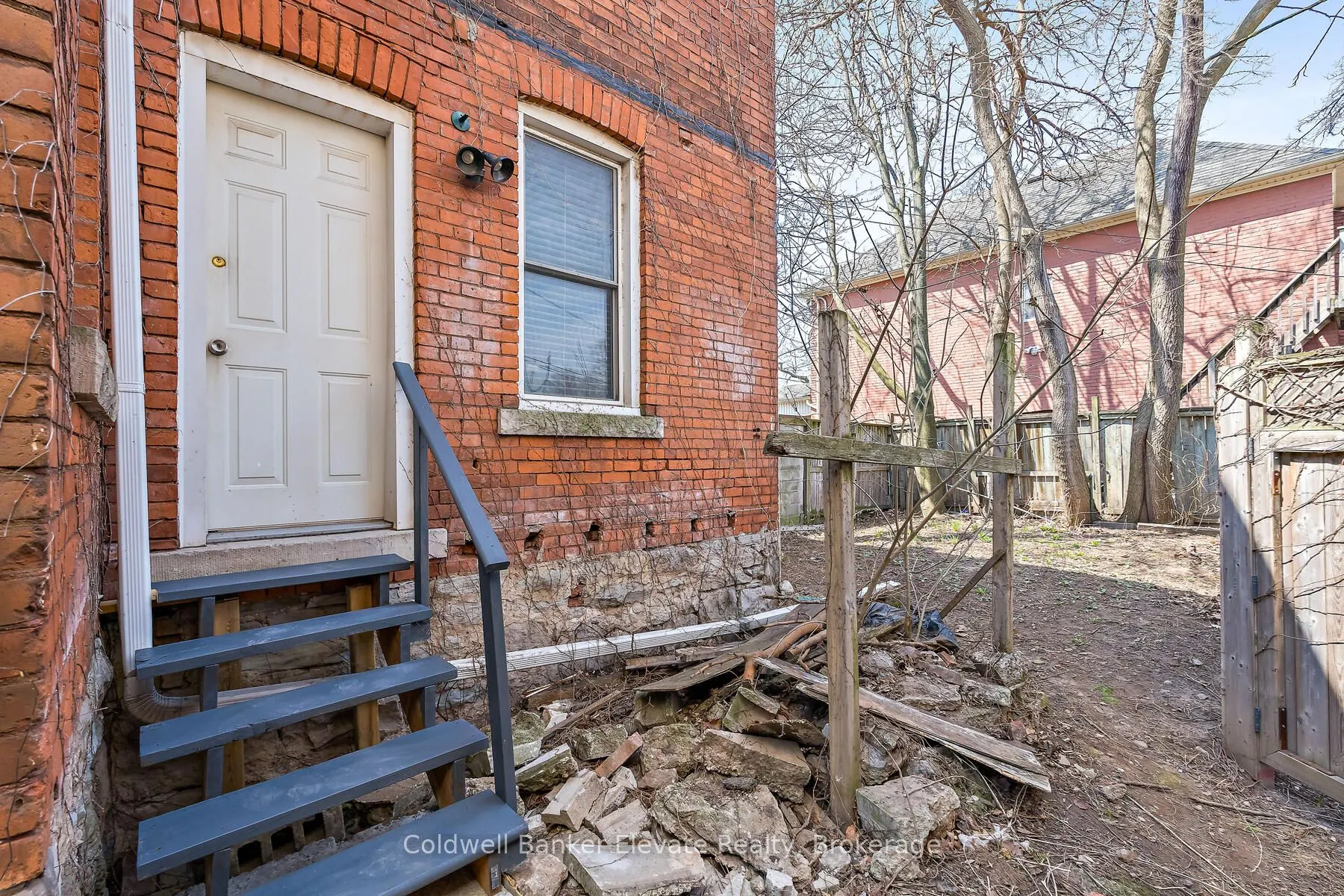 27 Tisdale Street N