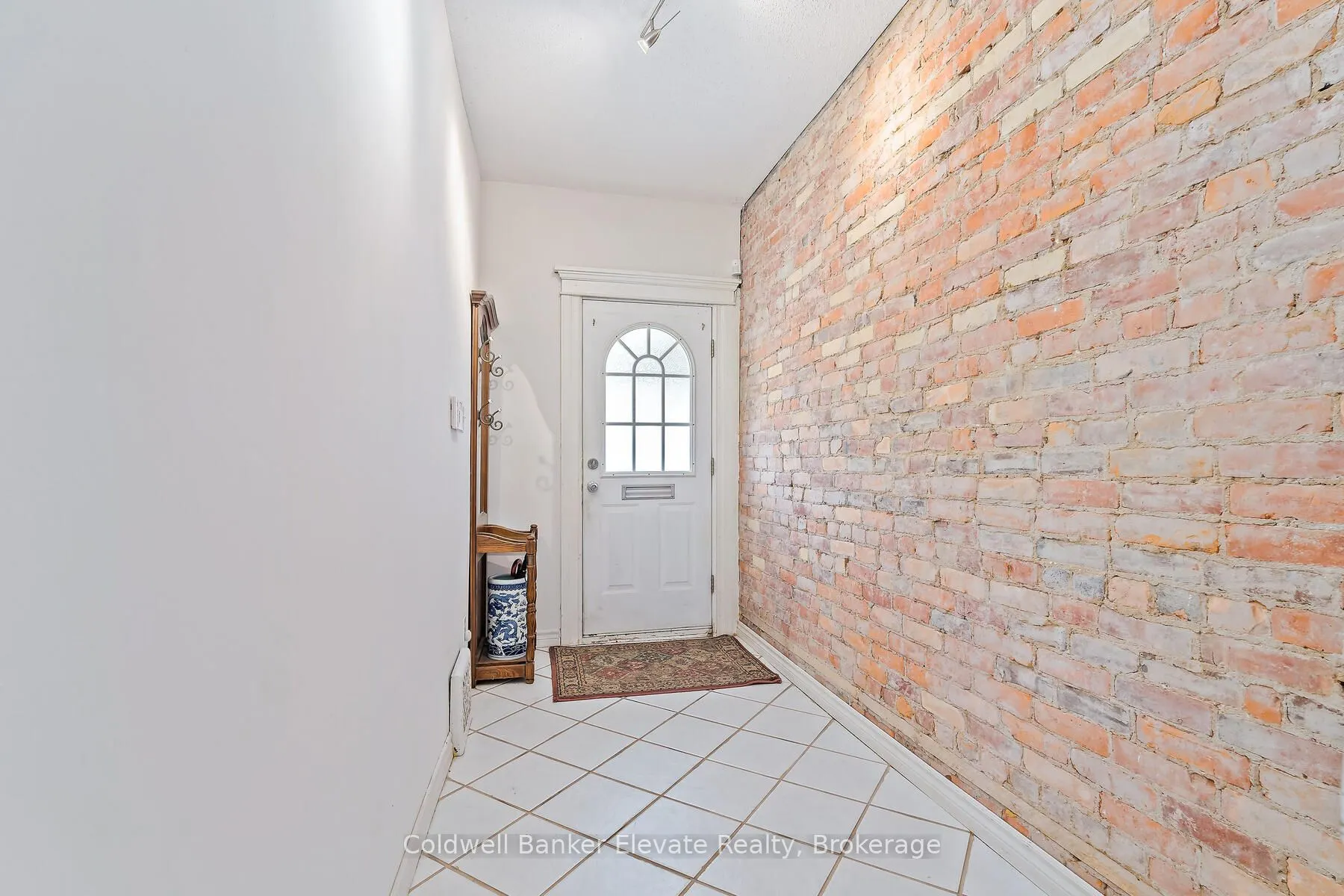 27 Tisdale Street N
