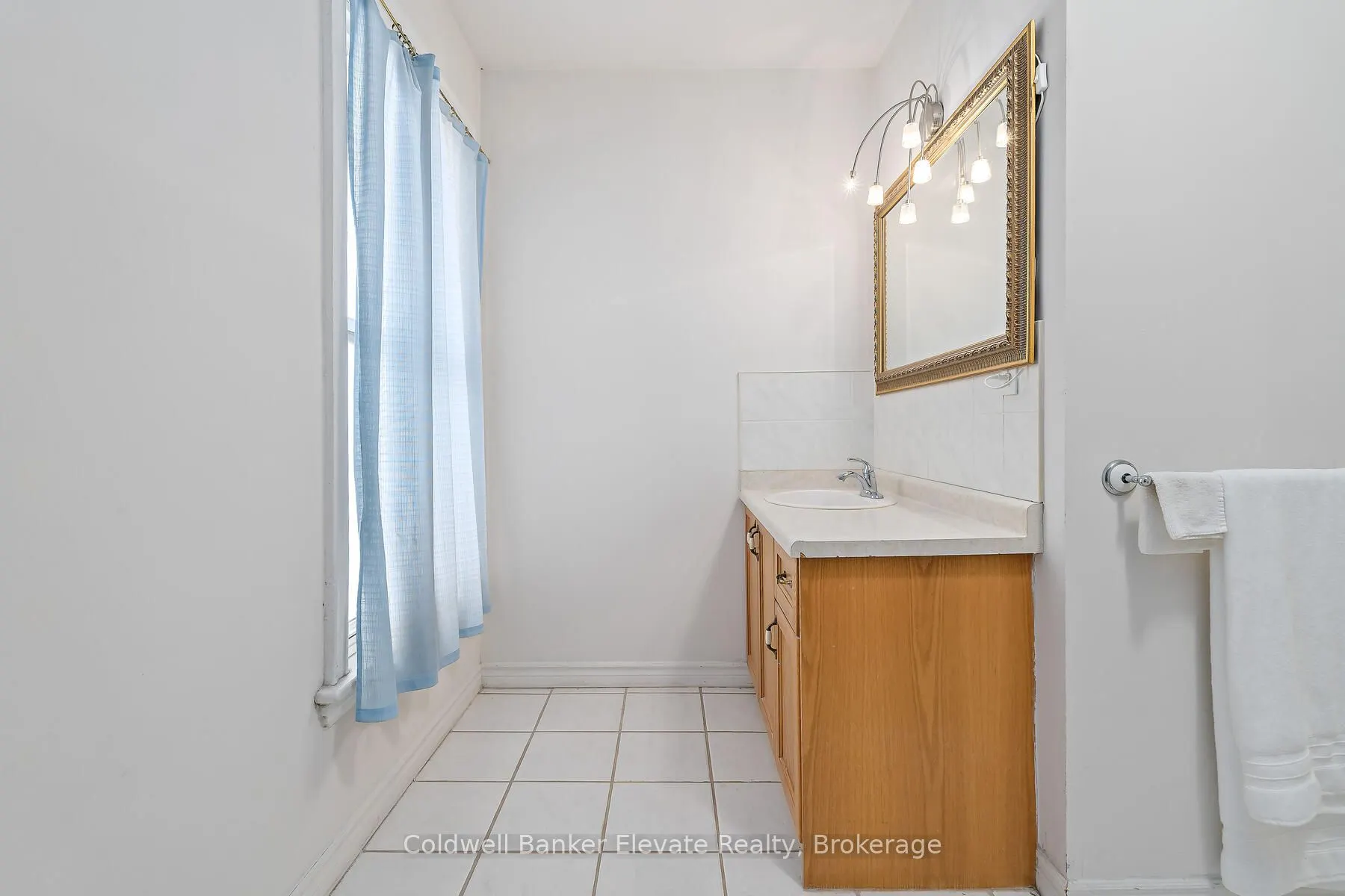 27 Tisdale Street N