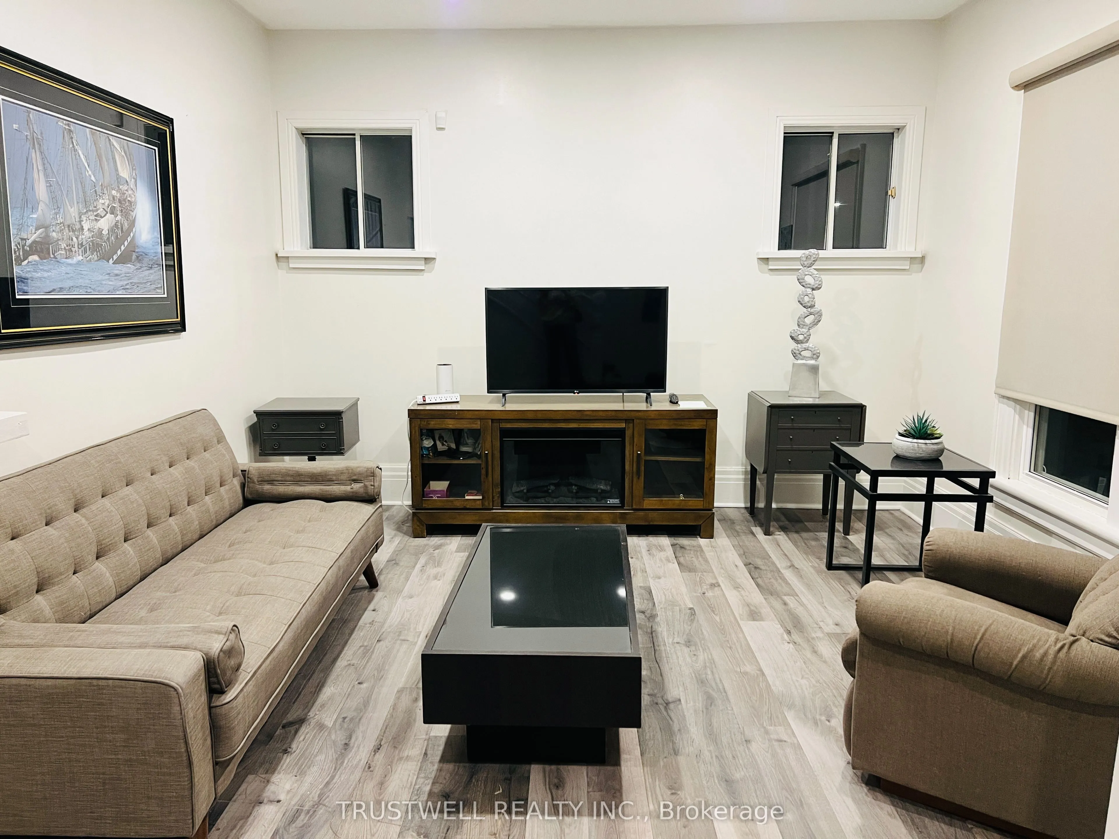 4746 Lovell Place