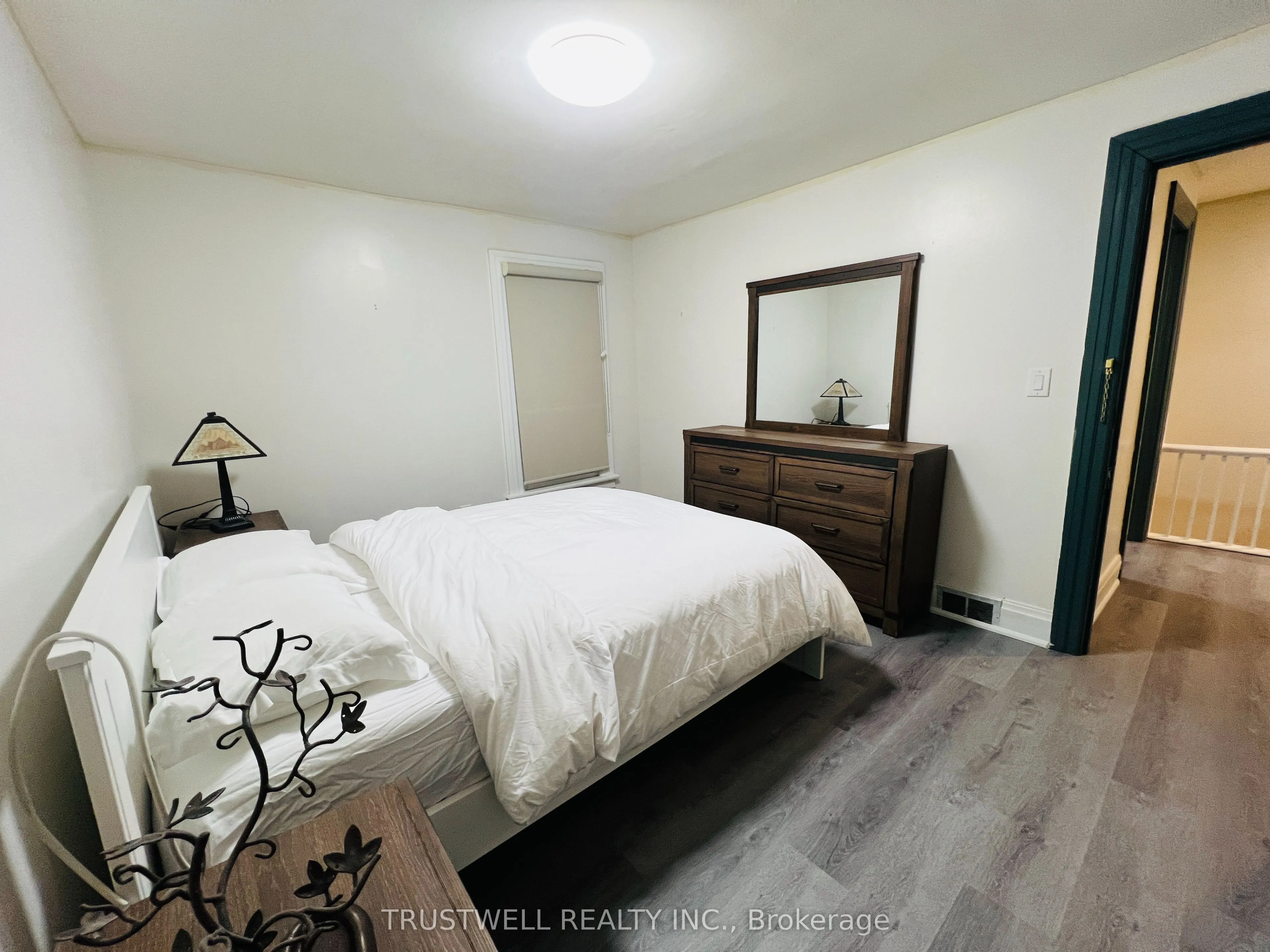 4746 Lovell Place