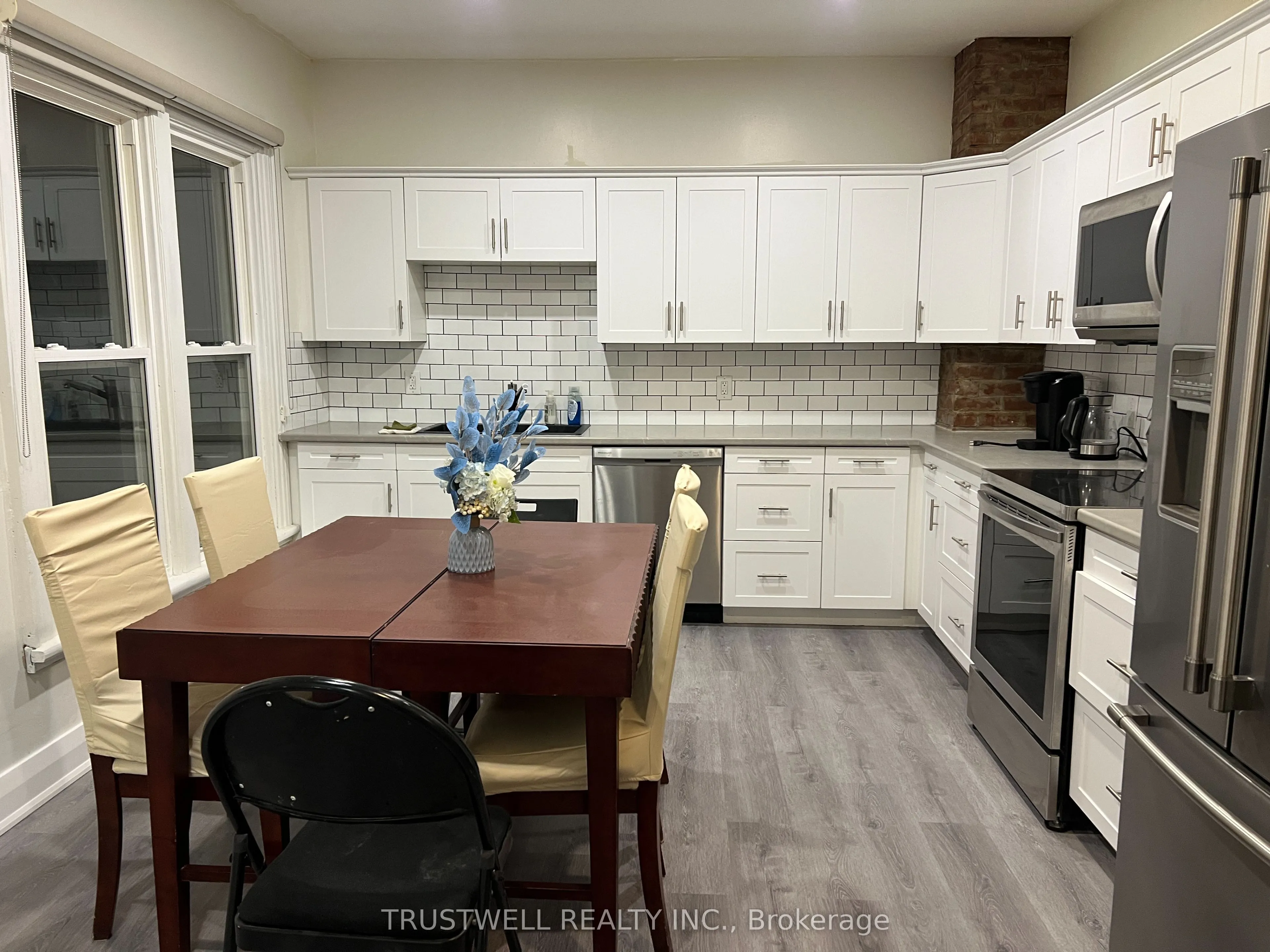4746 Lovell Place