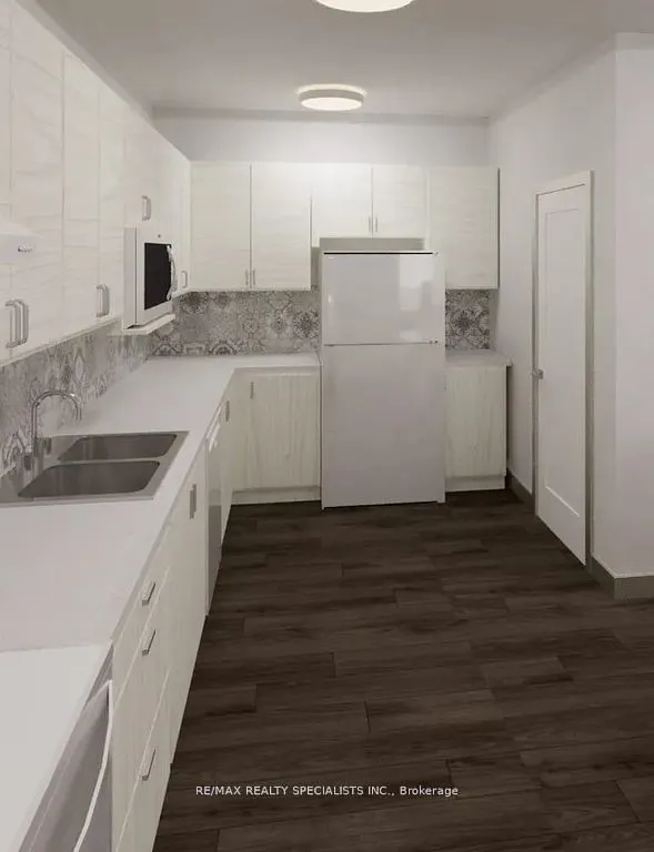 307 King Street E, #303