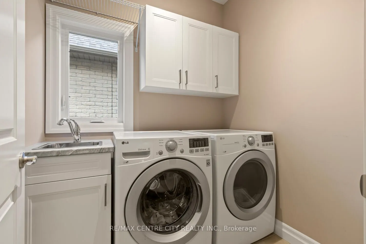 2081 Wallingford Avenue, #24