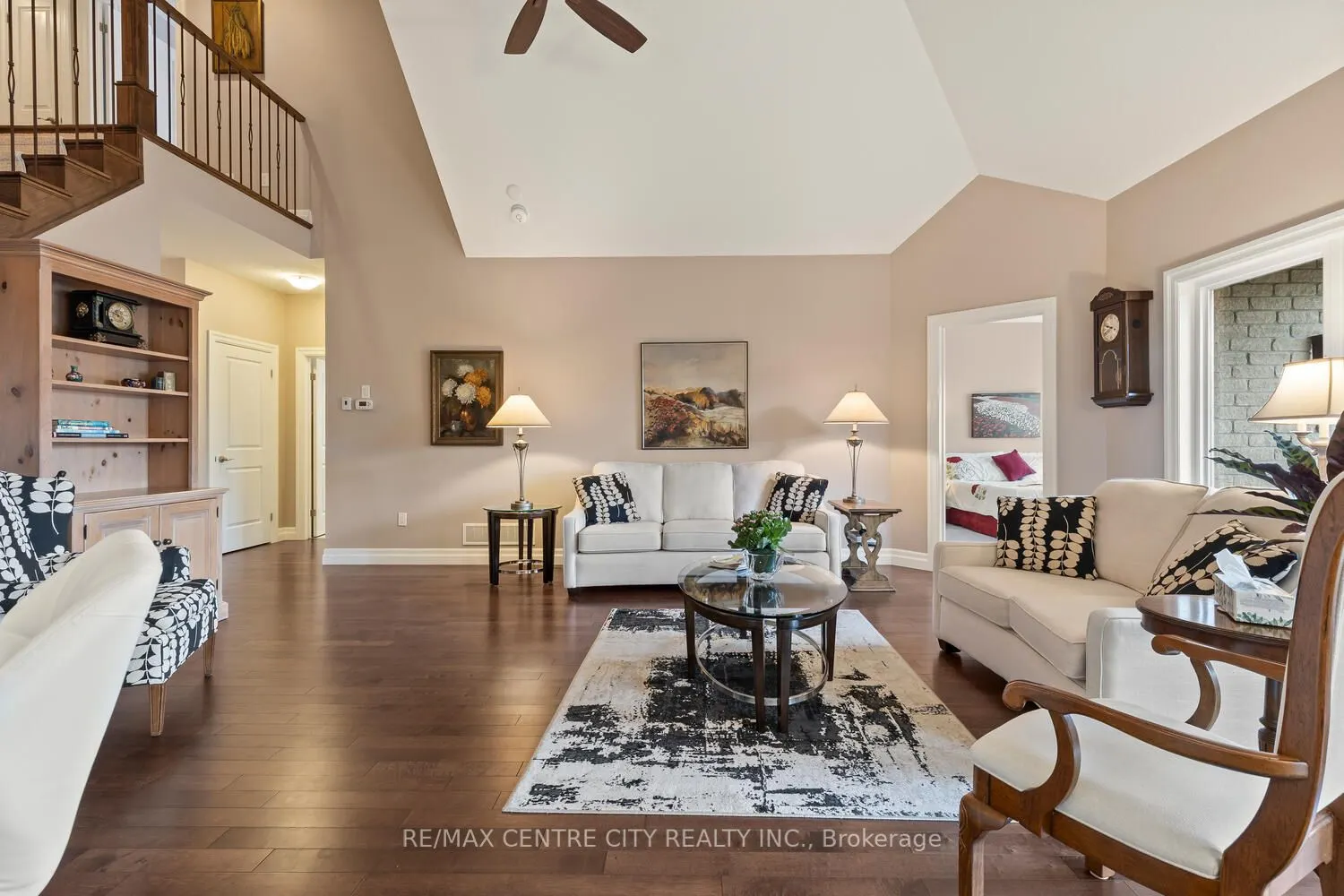 2081 Wallingford Avenue, #24