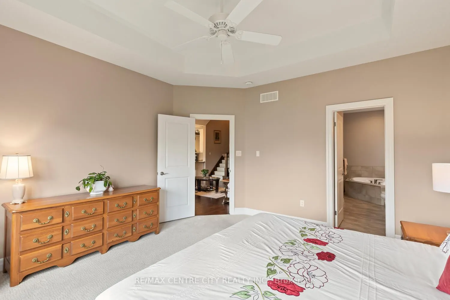 2081 Wallingford Avenue, #24
