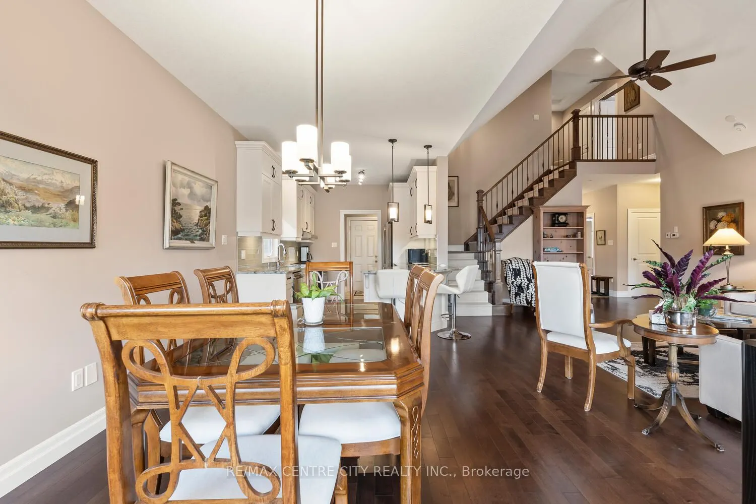 2081 Wallingford Avenue, #24