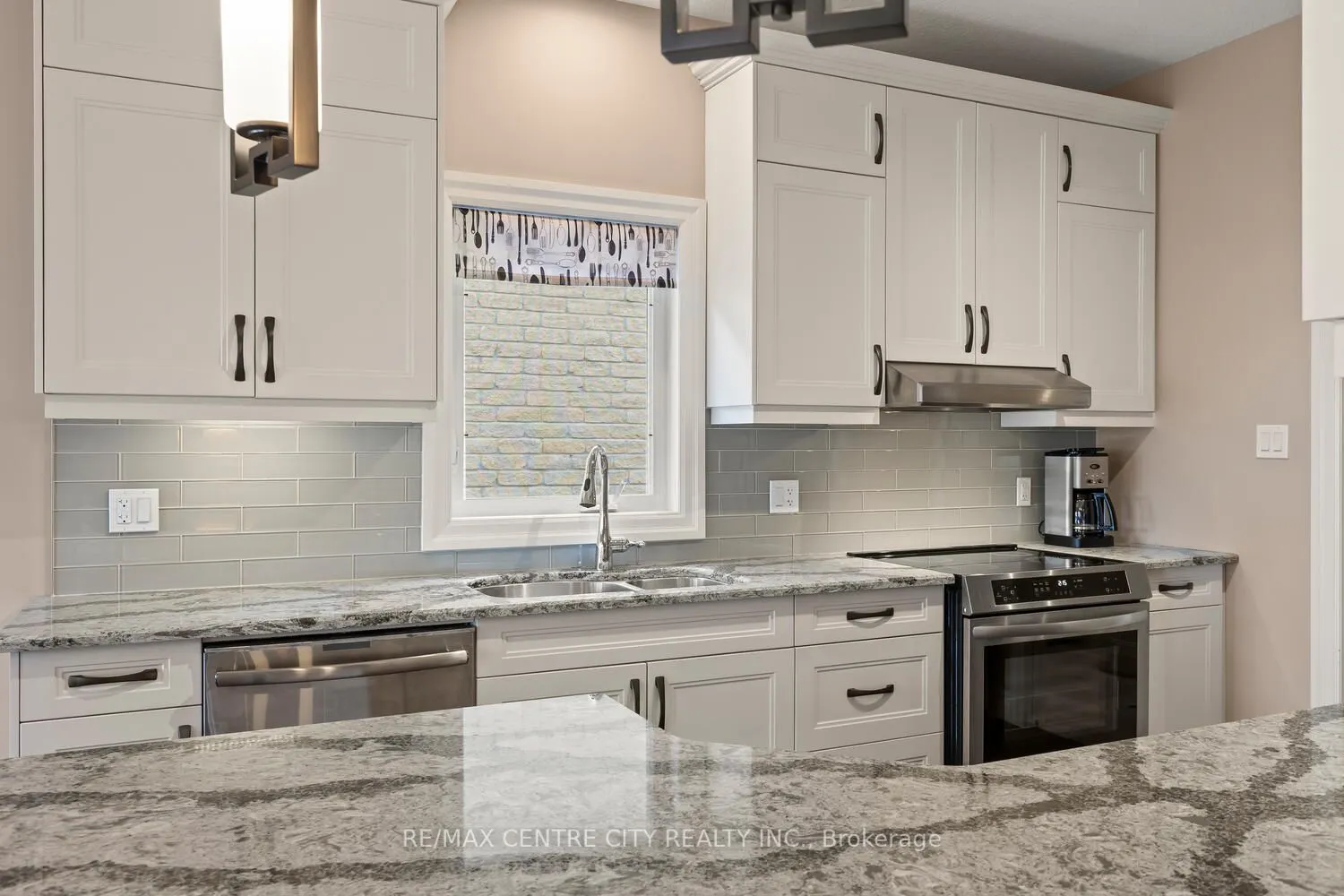 2081 Wallingford Avenue, #24