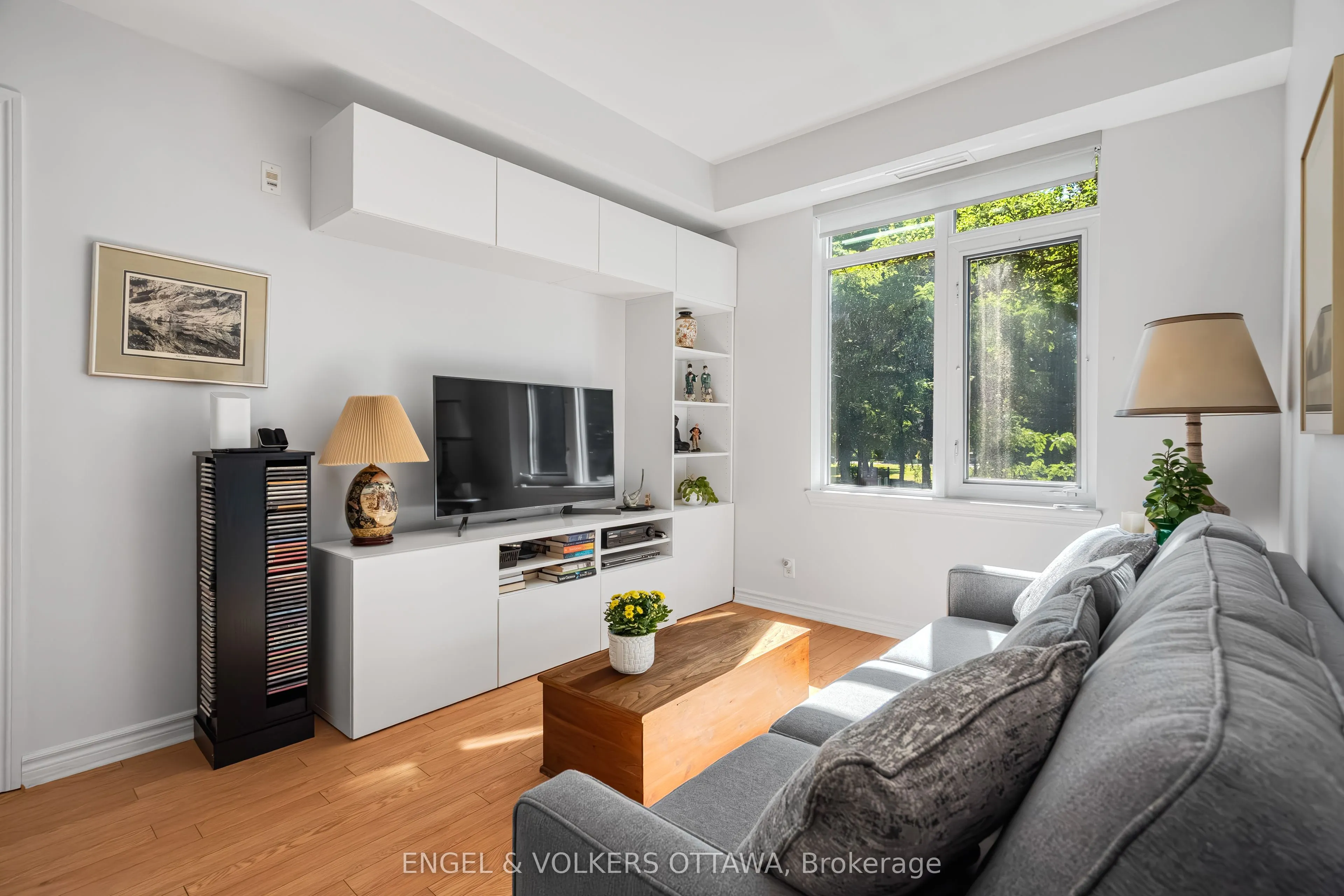 205 Bolton Street, #206