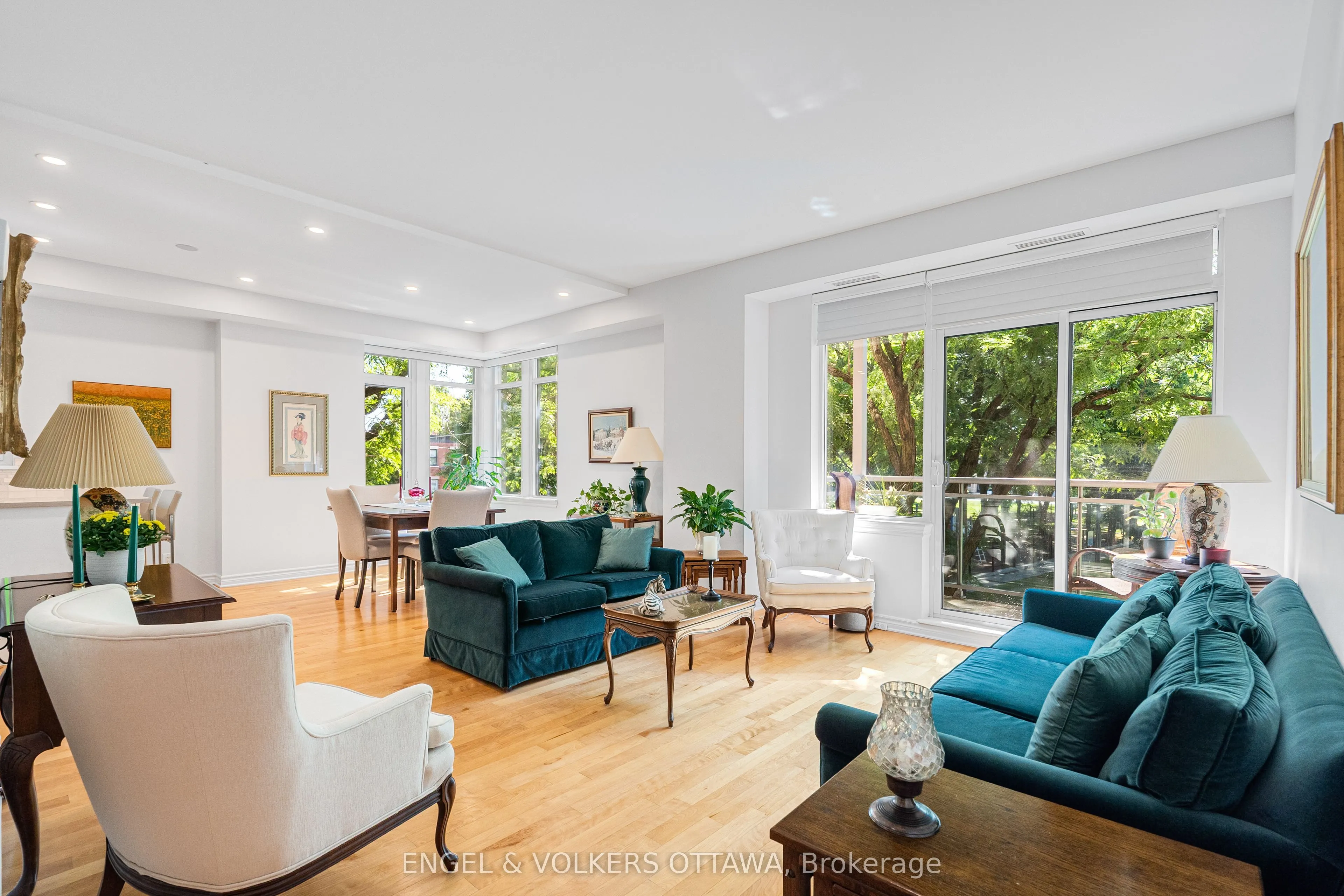 205 Bolton Street, #206