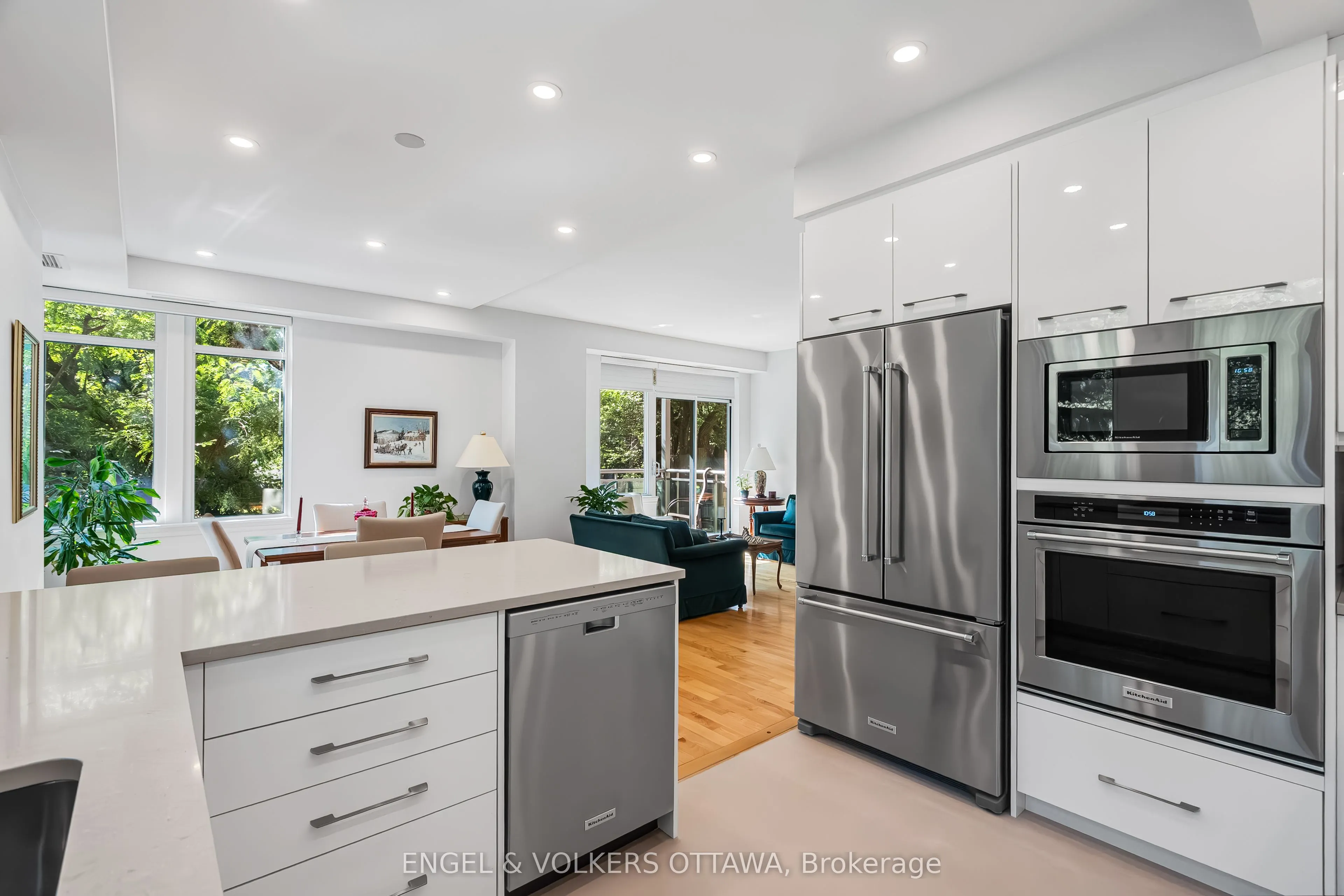 205 Bolton Street, #206