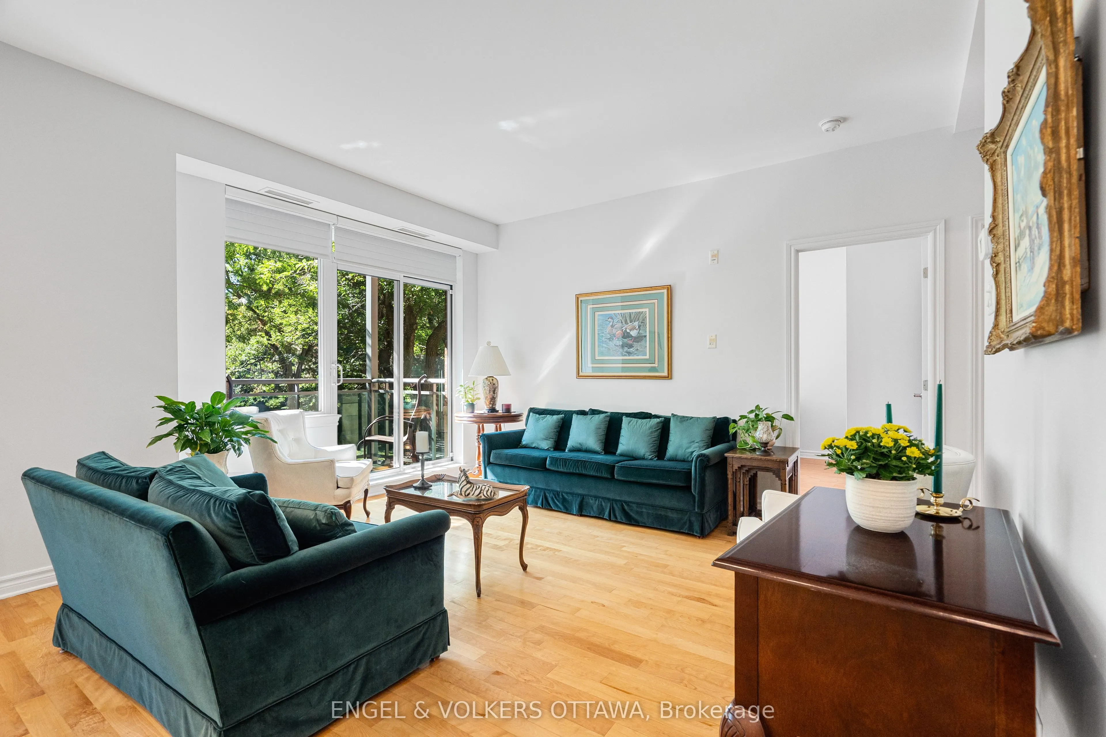 205 Bolton Street, #206