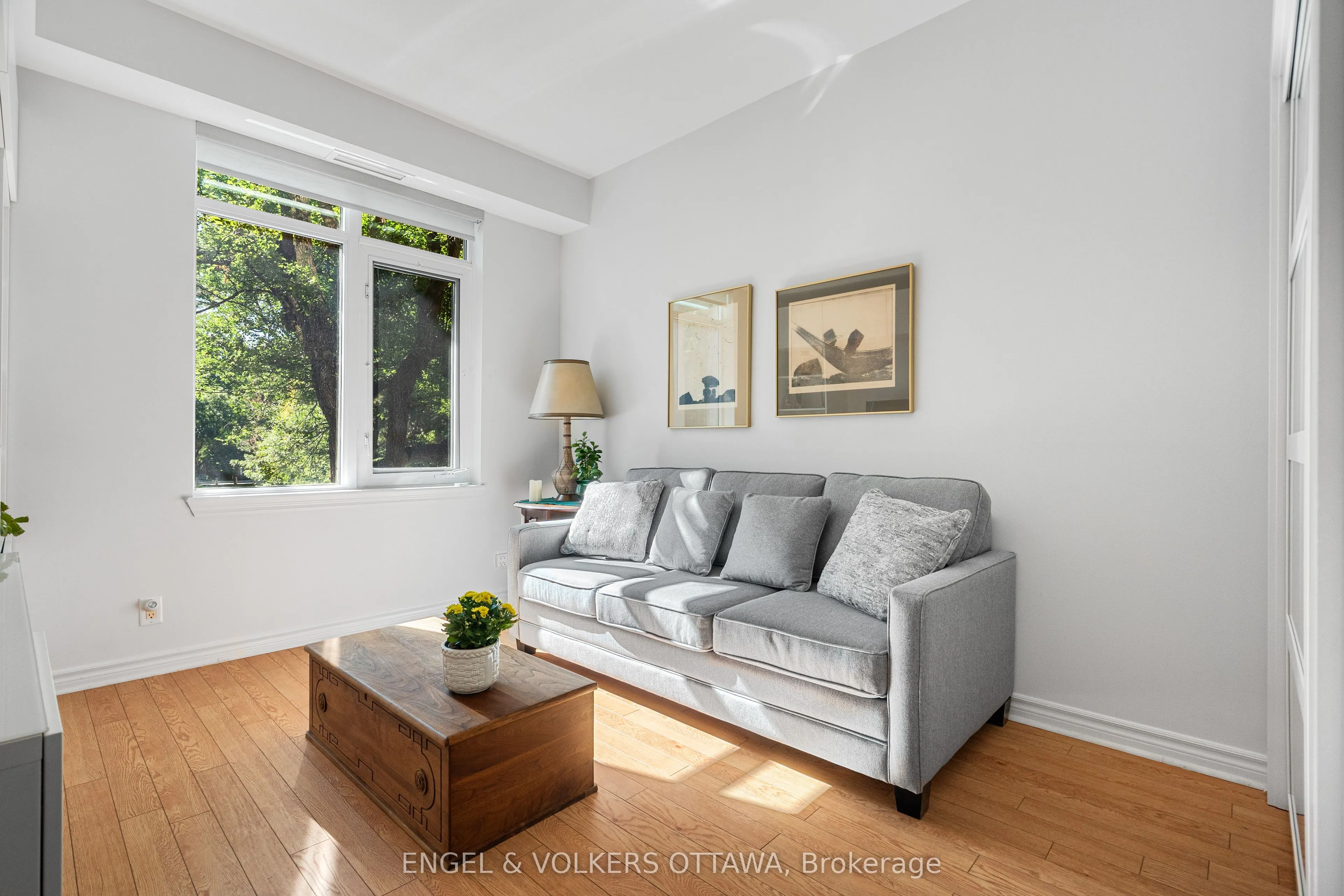 205 Bolton Street, #206