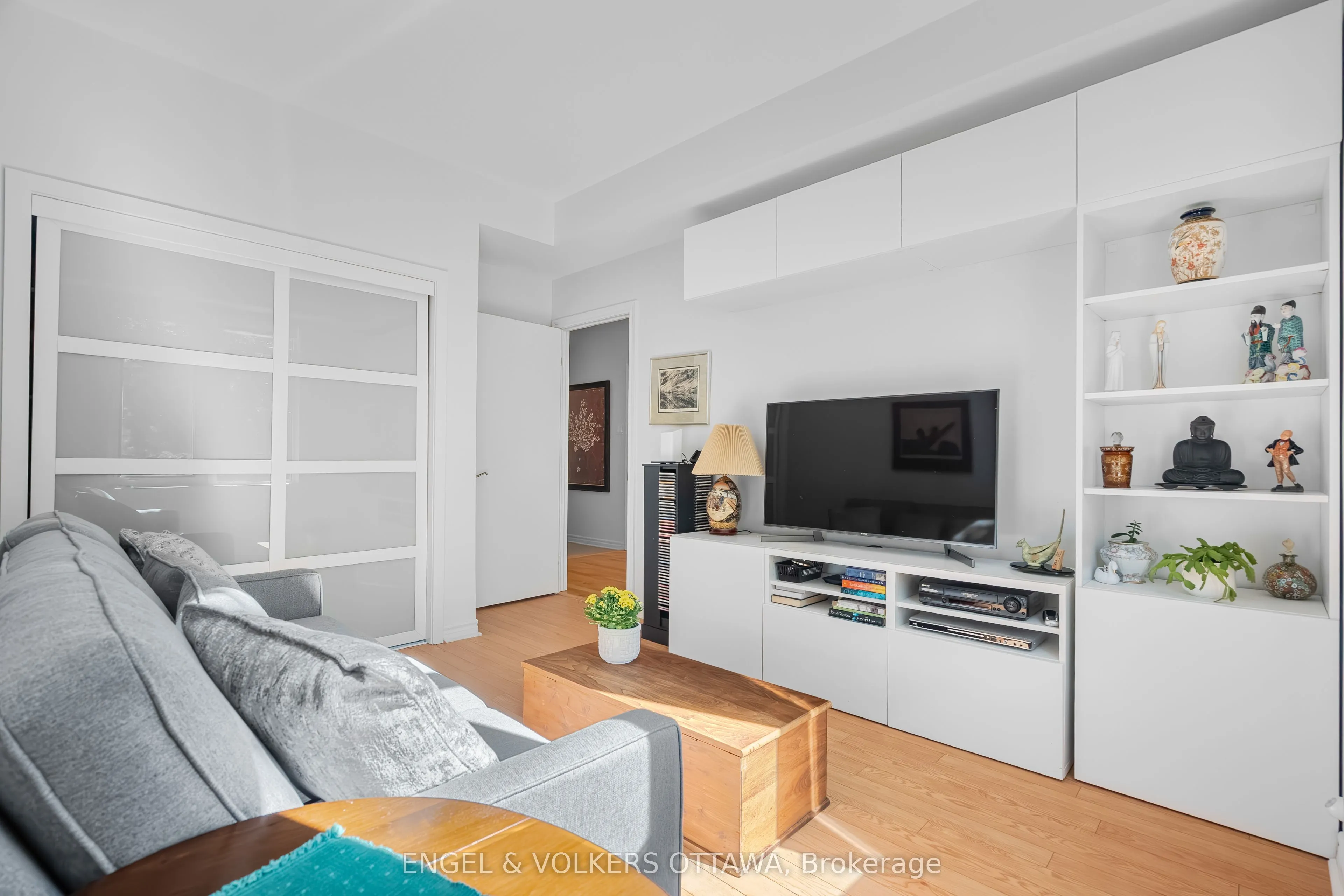 205 Bolton Street, #206