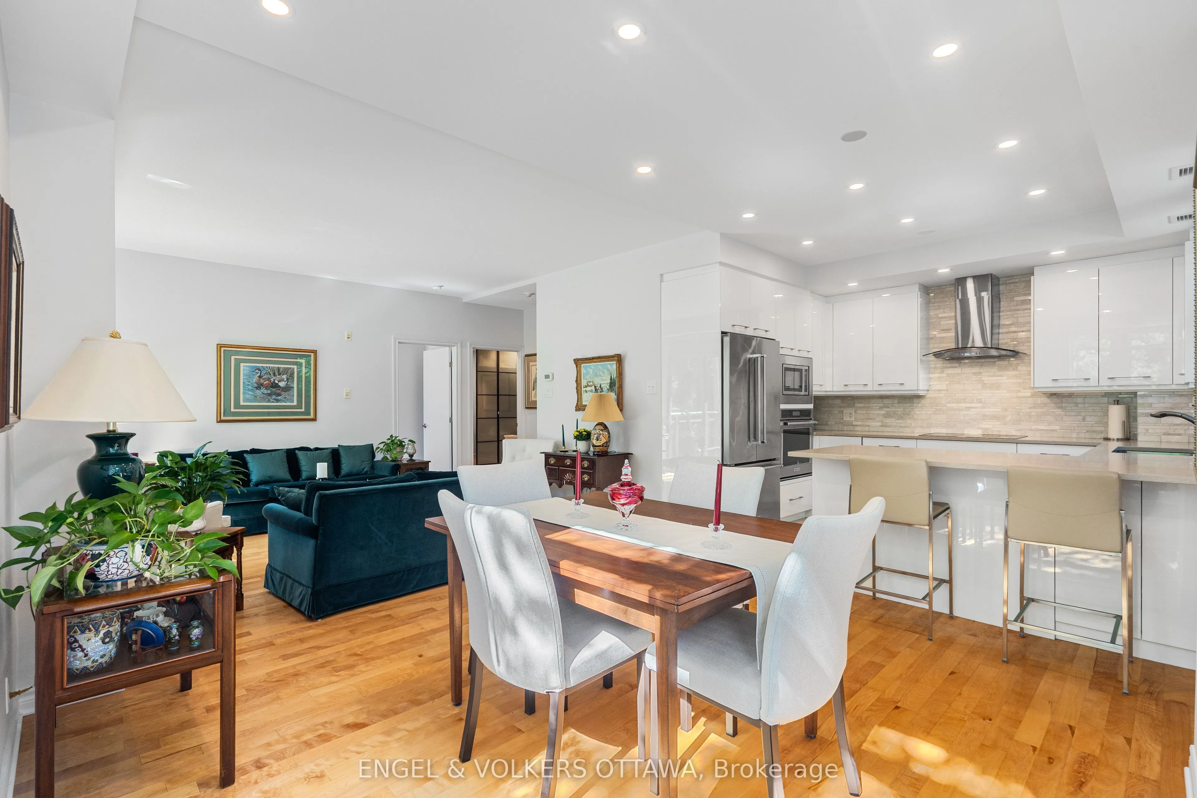 205 Bolton Street, #206