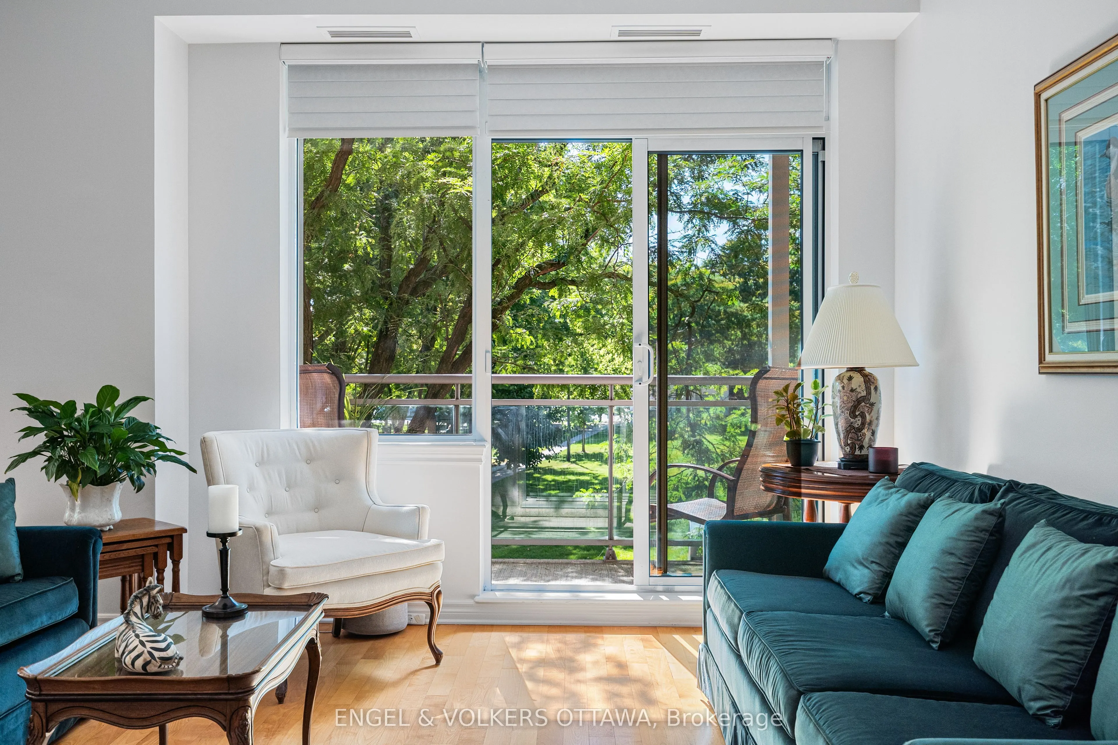 205 Bolton Street, #206
