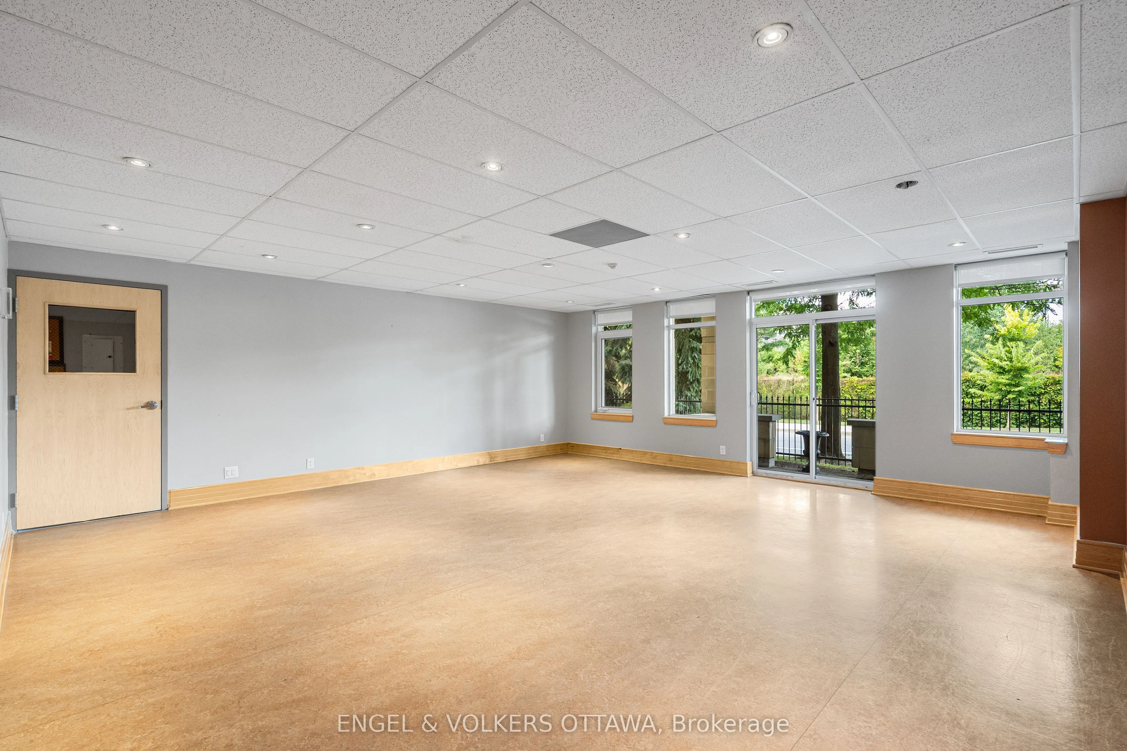 205 Bolton Street, #206