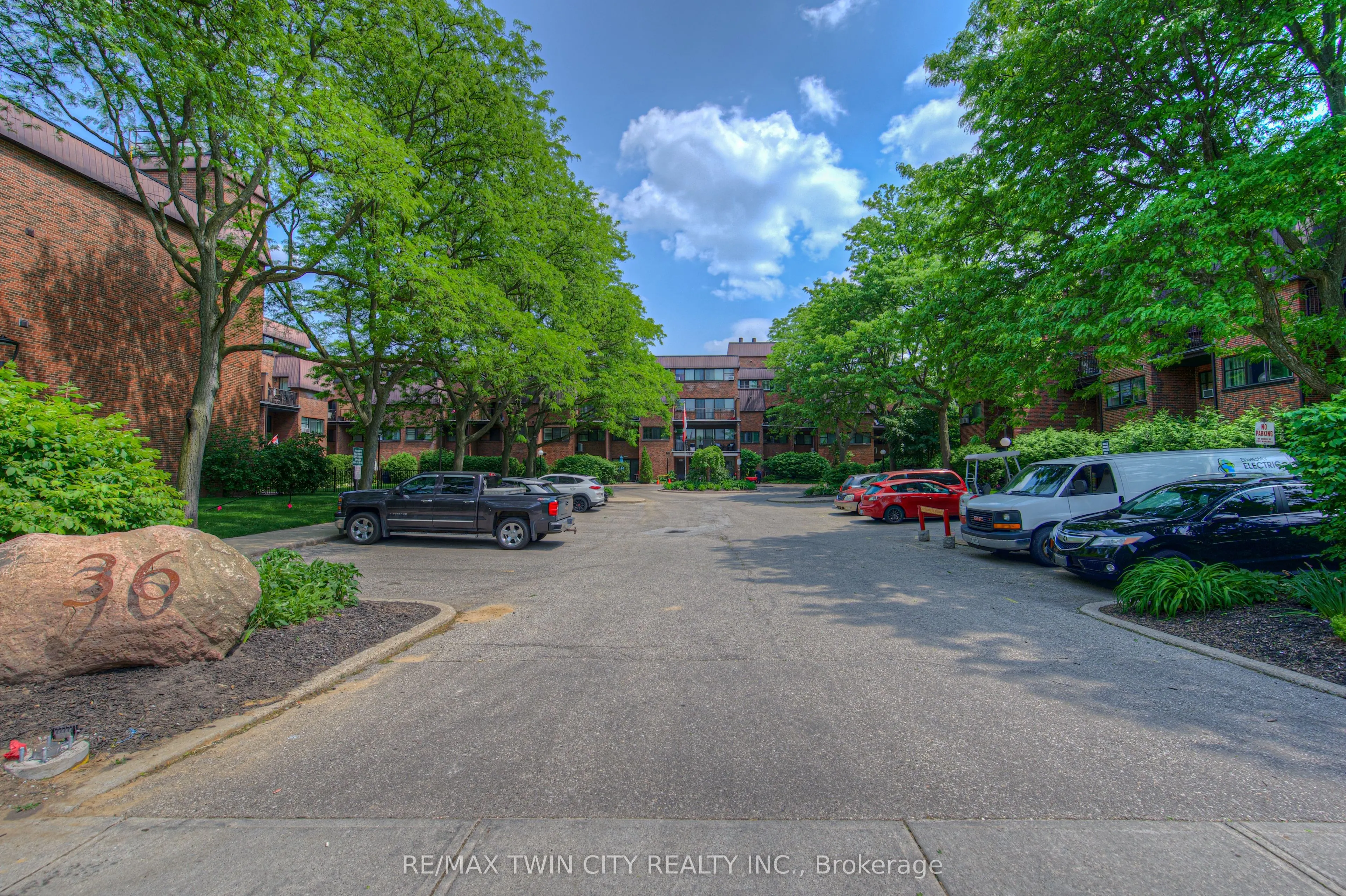 315 HAYHURST Road, #315