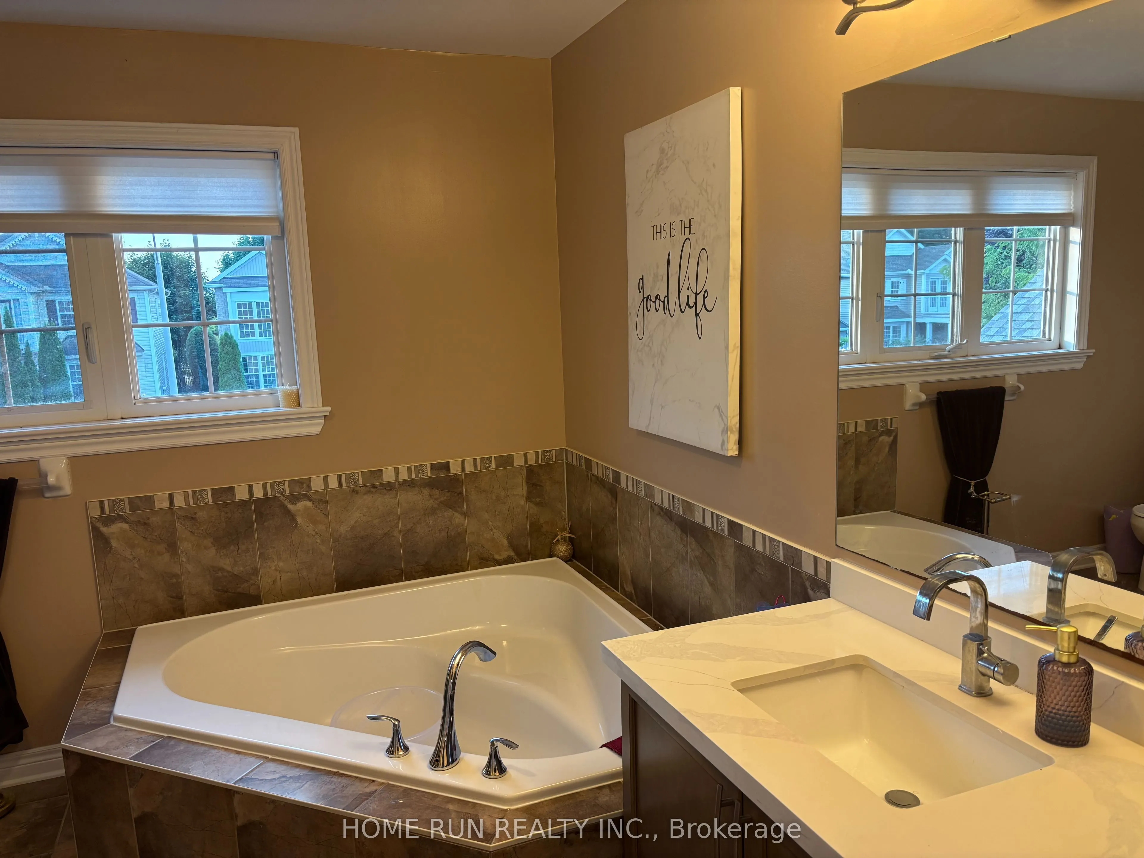 439 LANDSWOOD Way