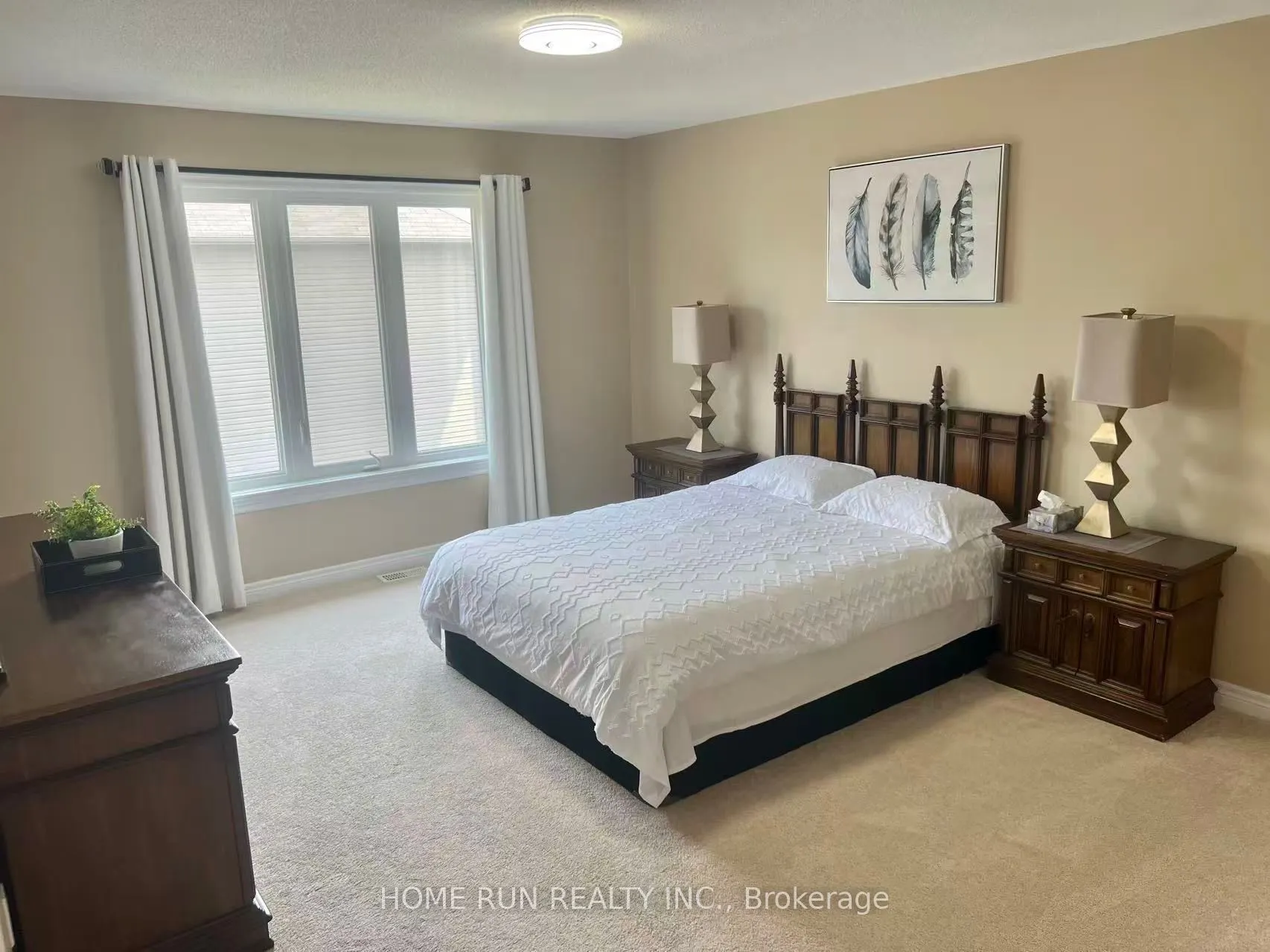 439 LANDSWOOD Way